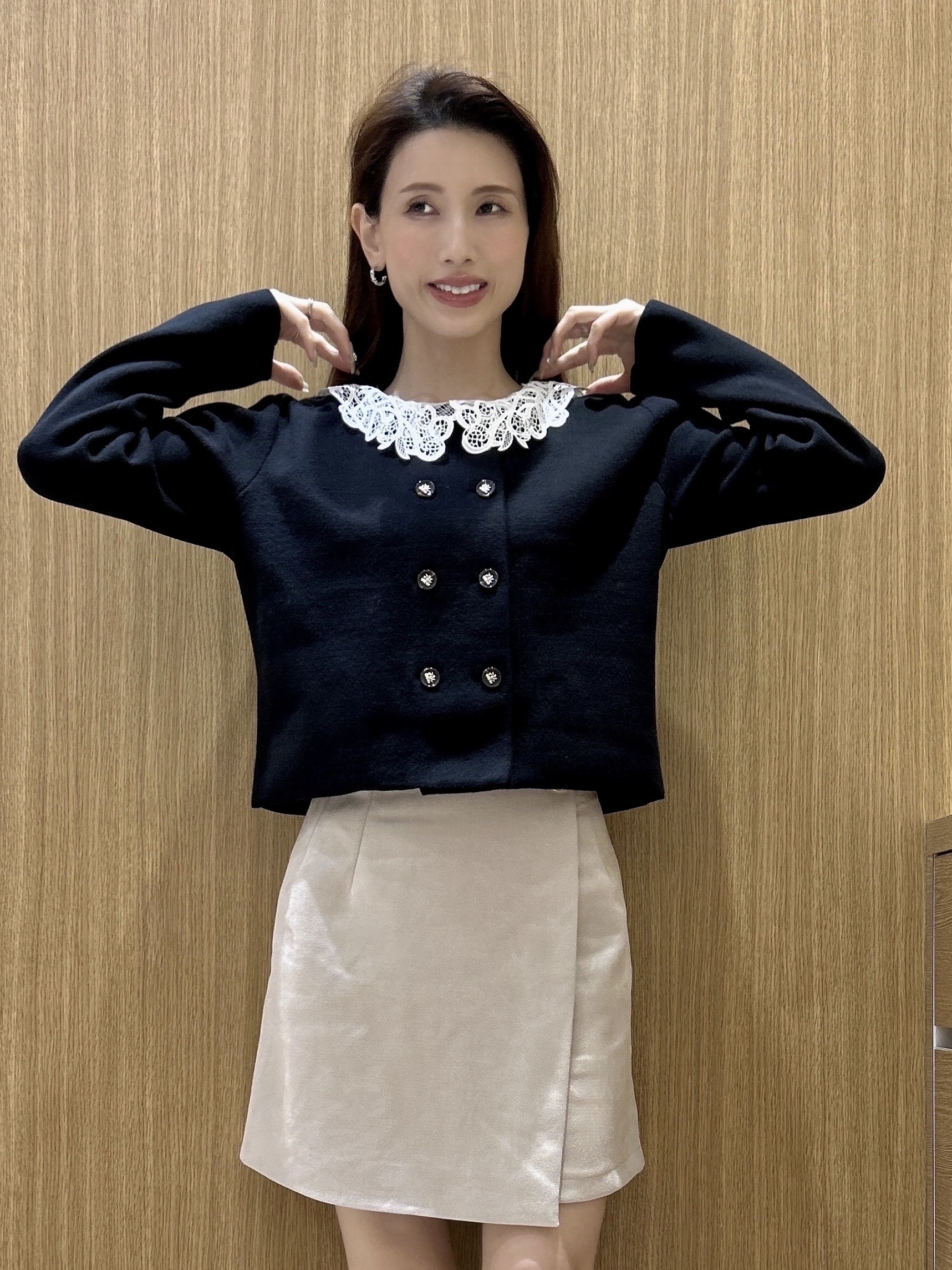 maiさんの「OPAQUE.CLIP｜【2WAYで着回せる】レース衿ショートカーディガン《洗濯機OK》」を使ったコーディネート