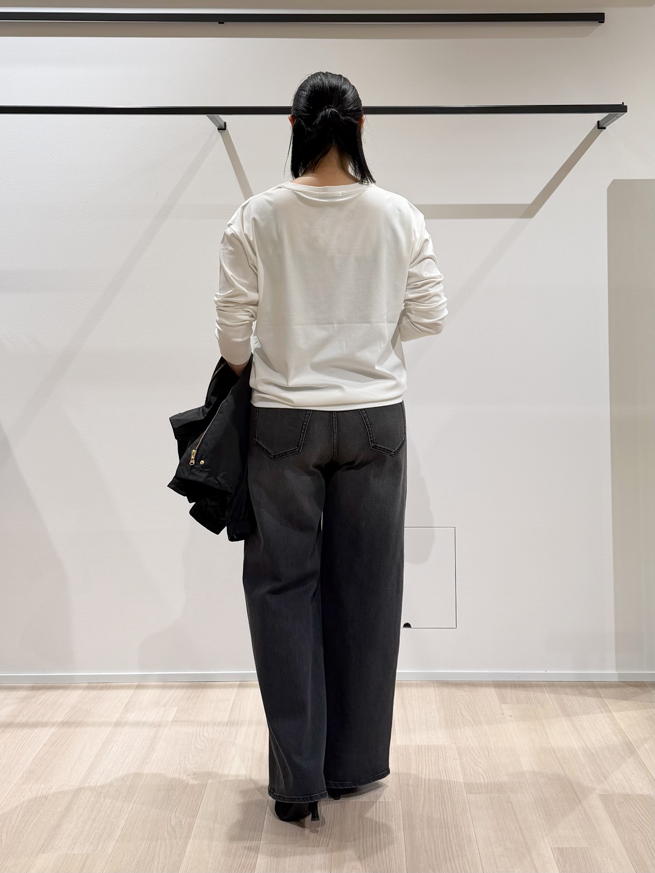 TOMOMIさんの「UNTITLED｜【ロゴ・プリント】フォトグラフィックロンT」を使ったコーディネート