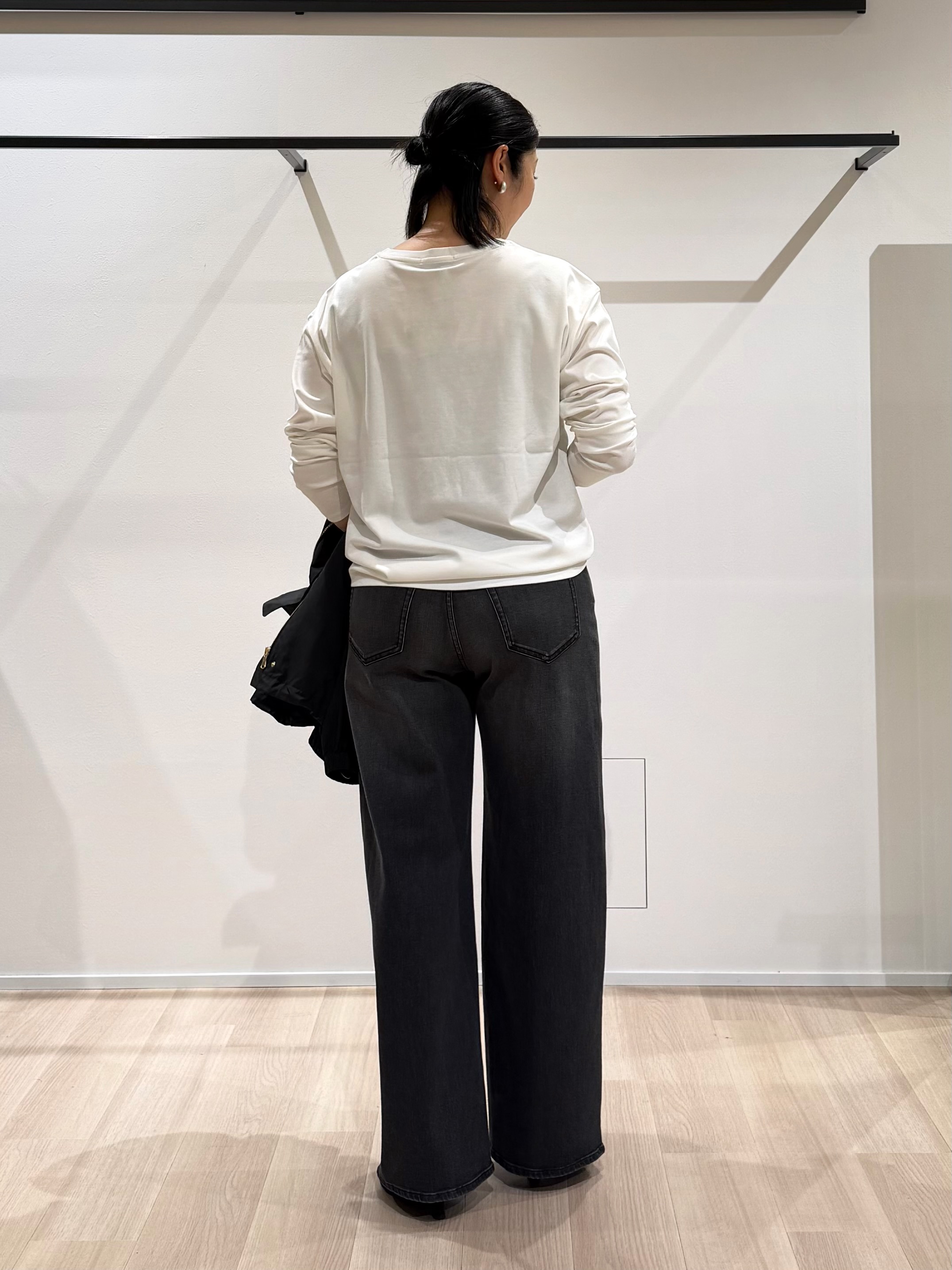 TOMOMIさんの「UNTITLED｜【ロゴ・プリント】フォトグラフィックロンT」を使ったコーディネート
