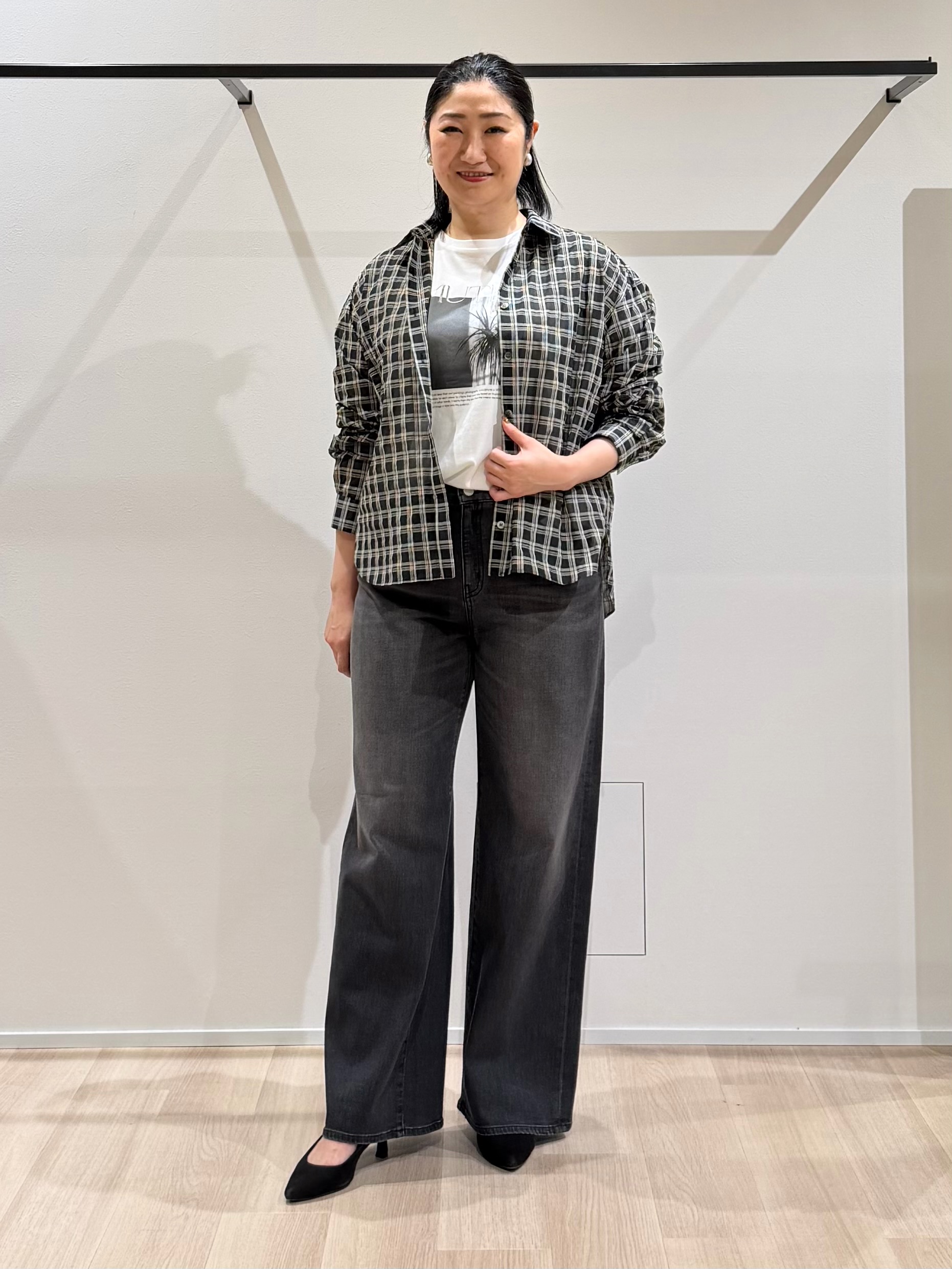 TOMOMIさんの「UNTITLED｜【ロゴ・プリント】フォトグラフィックロンT」を使ったコーディネート