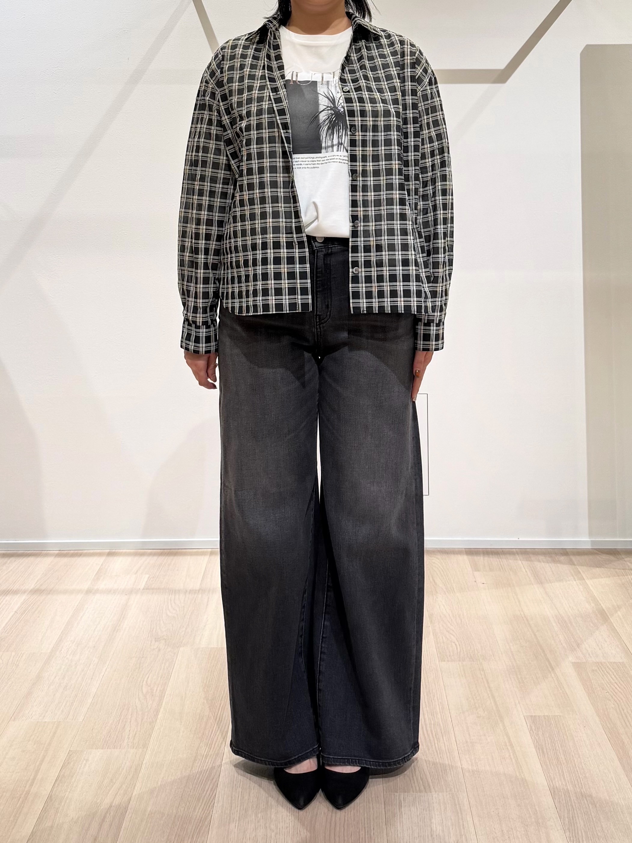 TOMOMIさんの「UNTITLED｜【ロゴ・プリント】フォトグラフィックロンT」を使ったコーディネート
