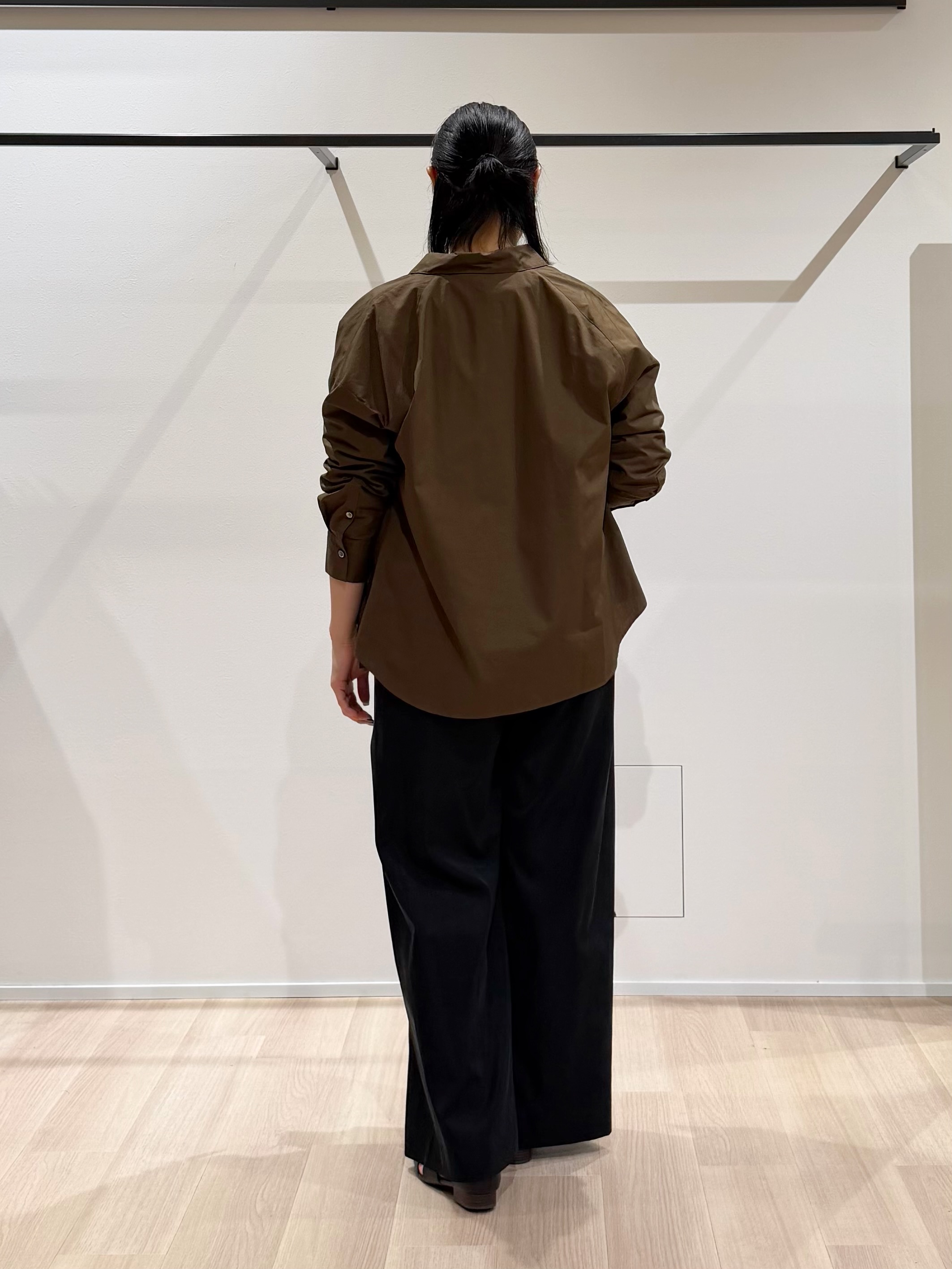 TOMOMIさんの「UNTITLED｜コットンドルマンシャツ」を使ったコーディネート