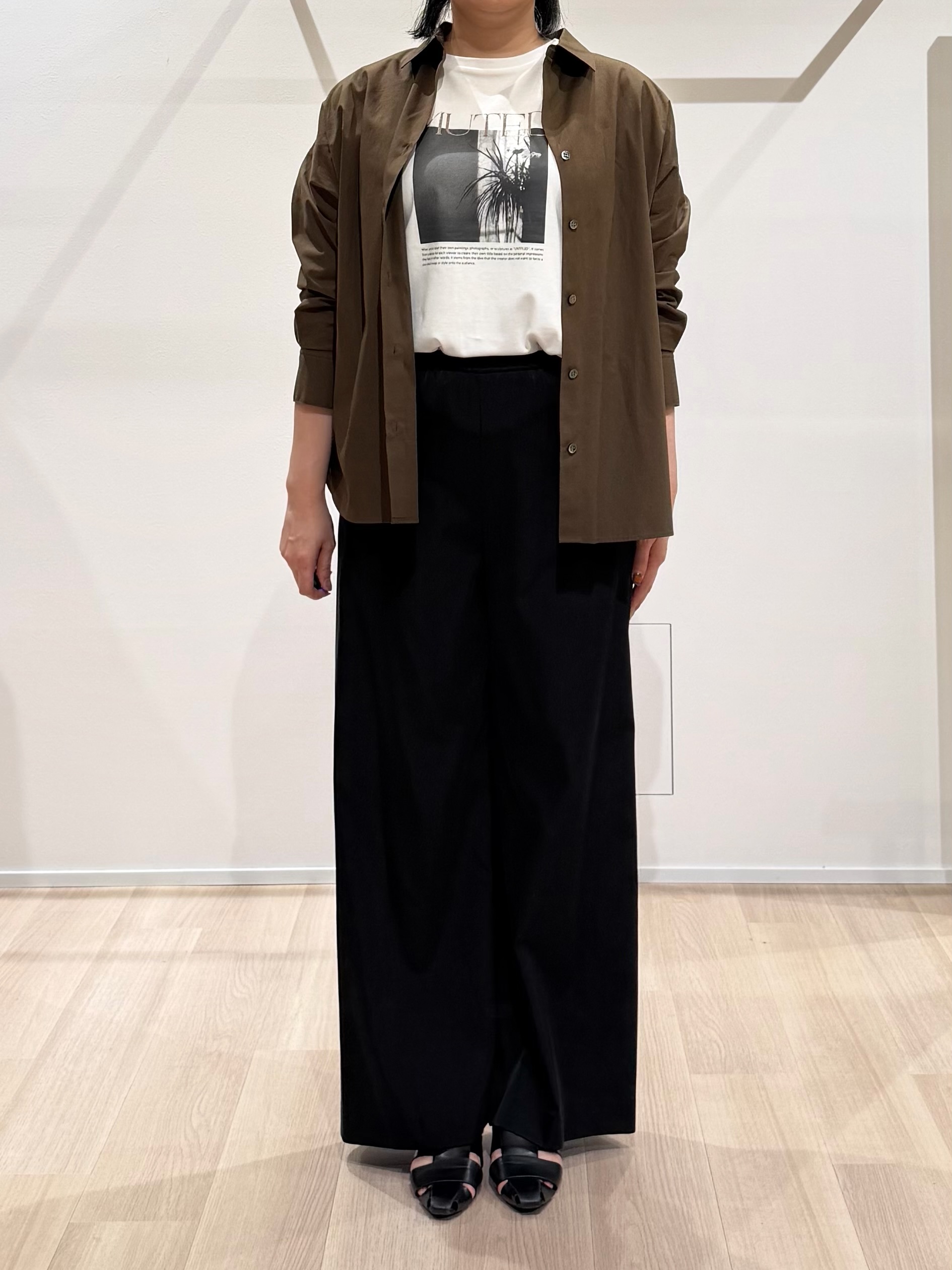TOMOMIさんの「UNTITLED｜コットンドルマンシャツ」を使ったコーディネート