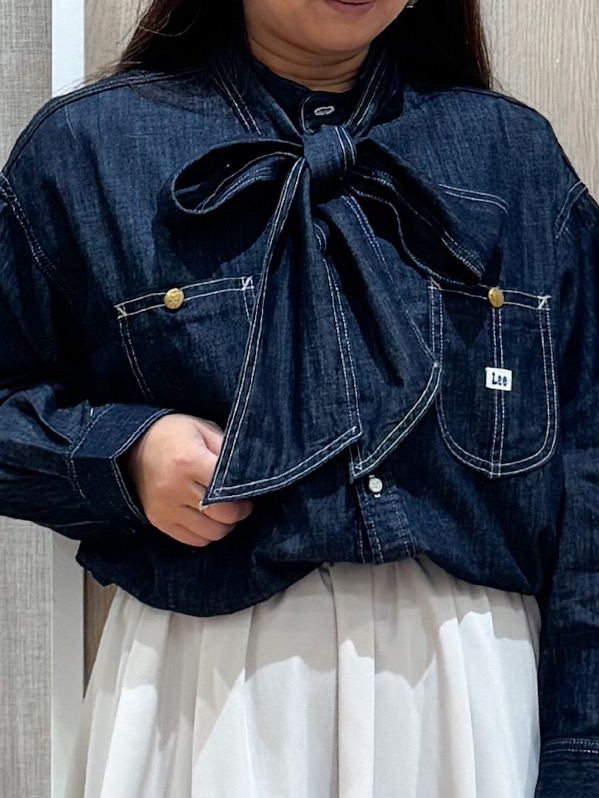 sachiさんの「grove｜【Lee&times;grove別注】DENIM BOWTIE SHIRTS」を使ったコーディネート