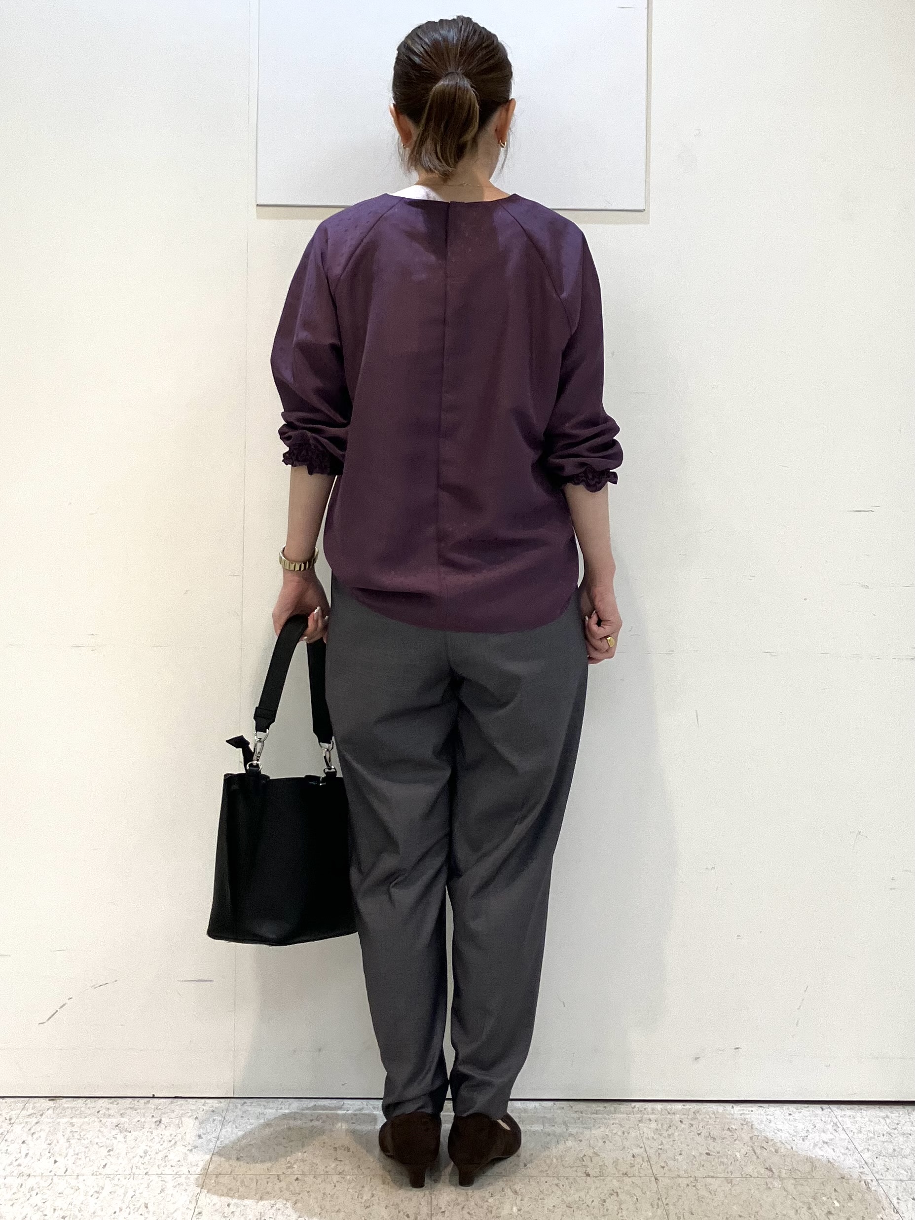 kozuさんの「Reflect｜タックデザイン ラグランスリーブブラウス」を使ったコーディネート