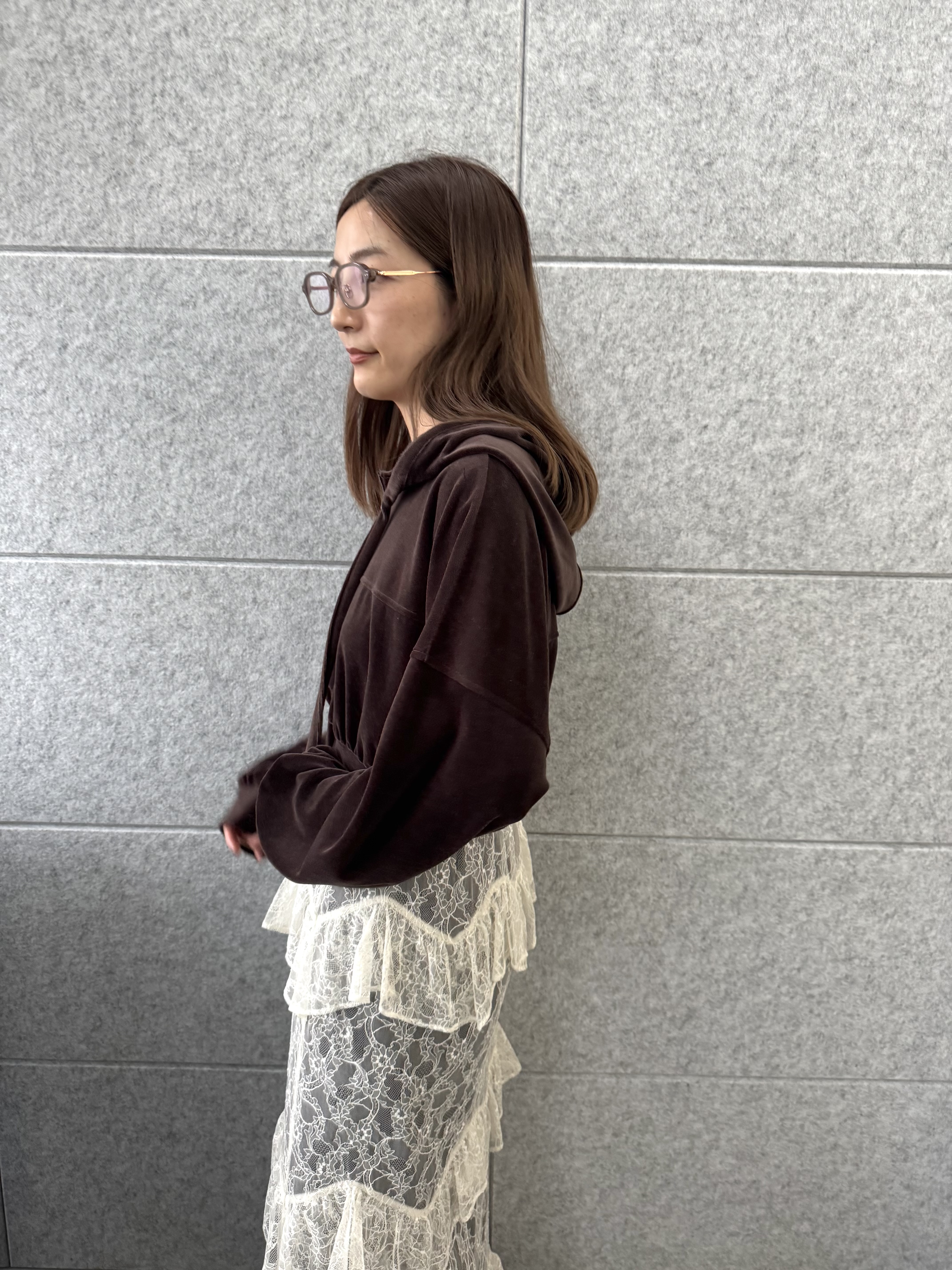 uchi__yamaさんの「CODE A｜velour cropped hoodie」を使ったコーディネート