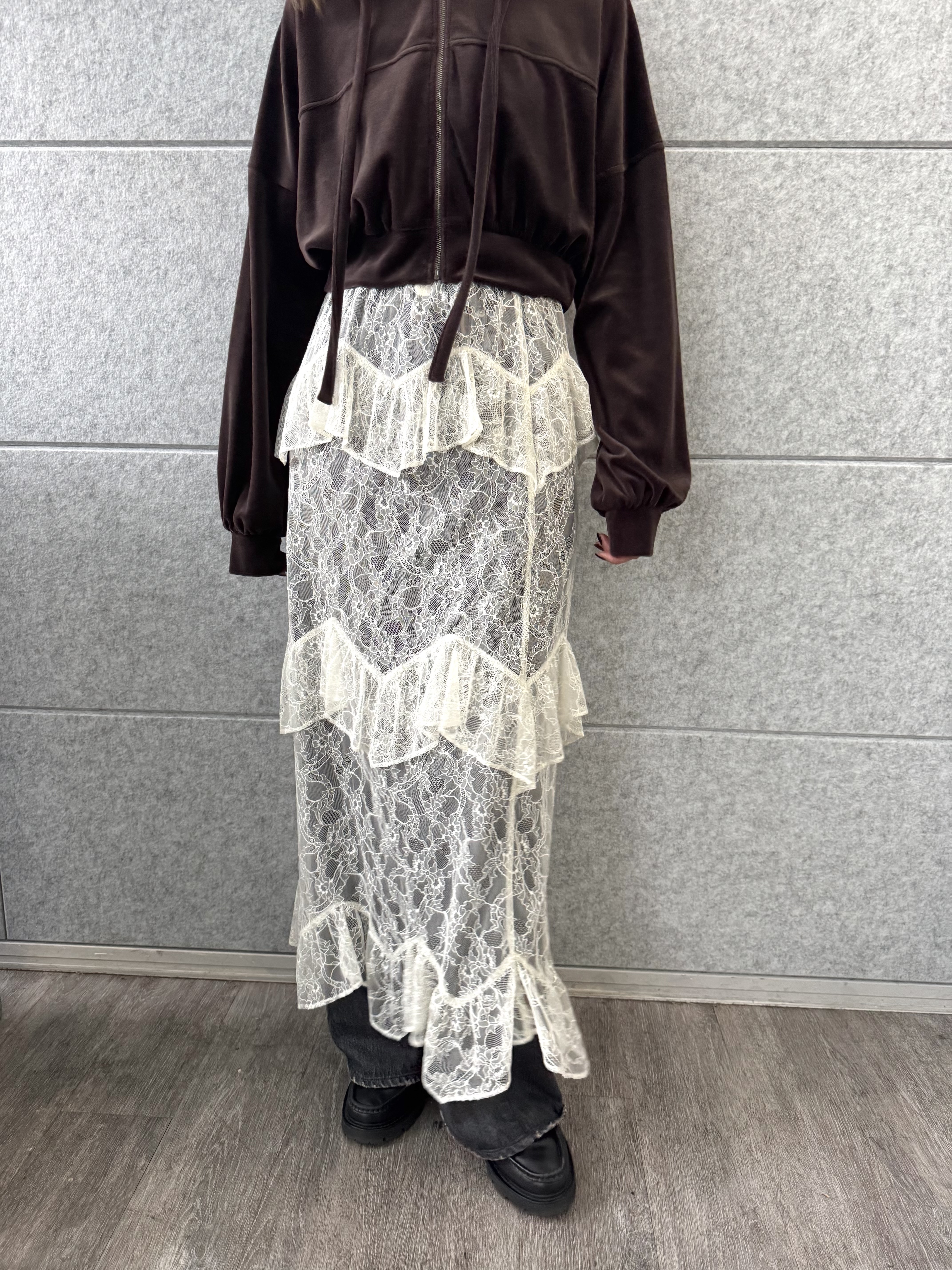 uchi__yamaさんの「CODE A｜velour cropped hoodie」を使ったコーディネート