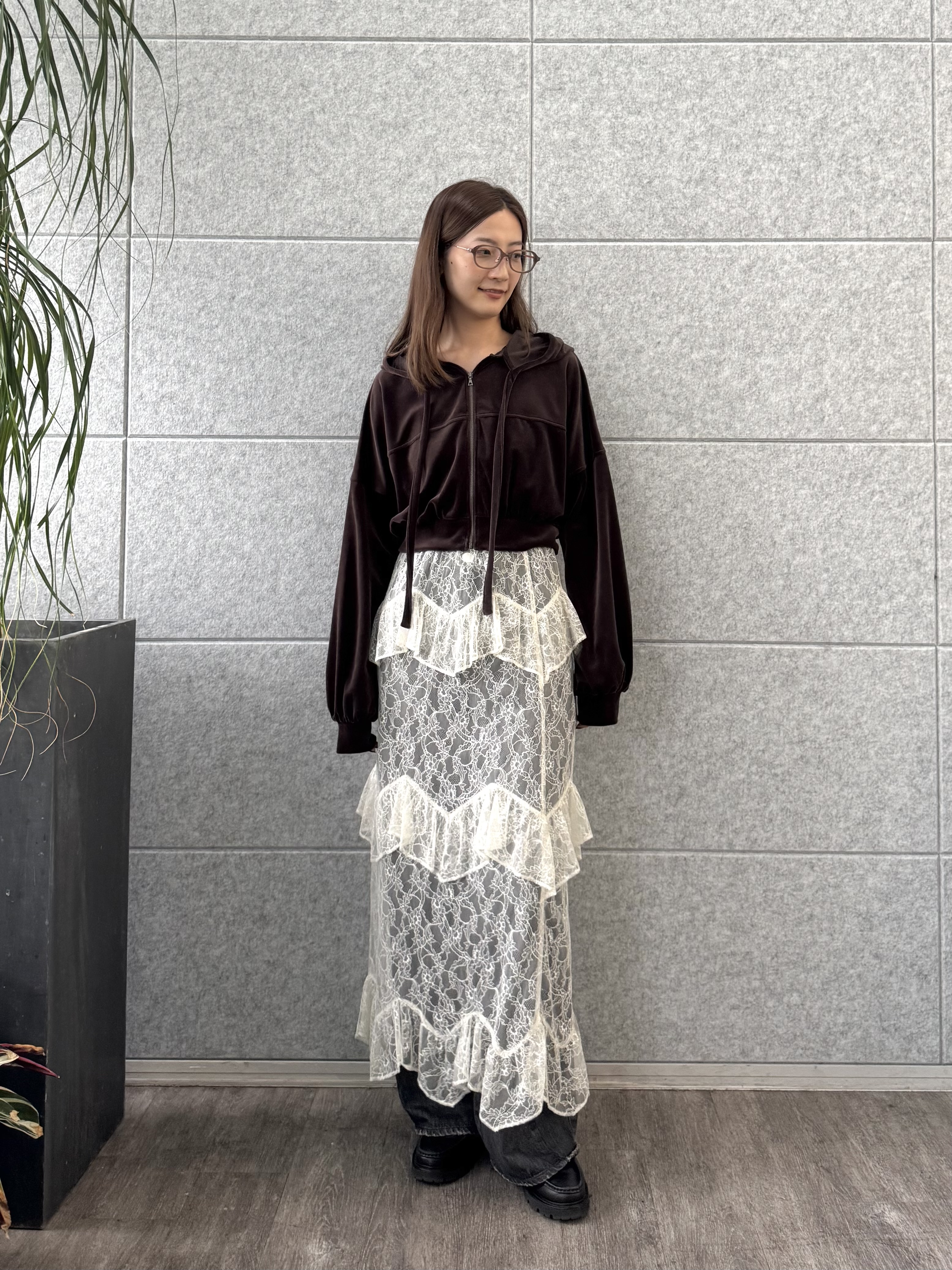 uchi__yamaさんの「CODE A｜velour cropped hoodie」を使ったコーディネート