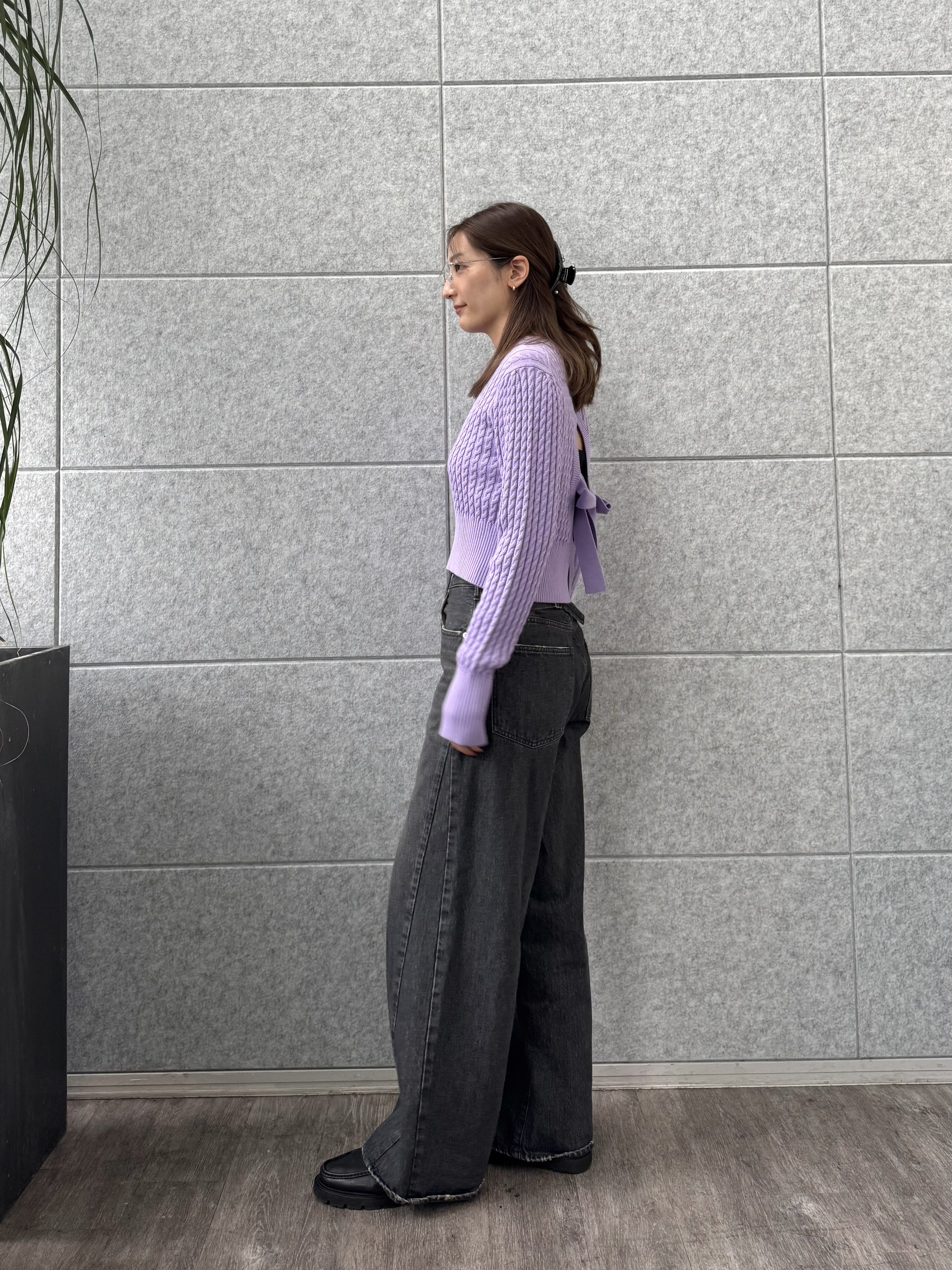 uchi__yamaさんの「CODE A｜cable open back knit」を使ったコーディネート