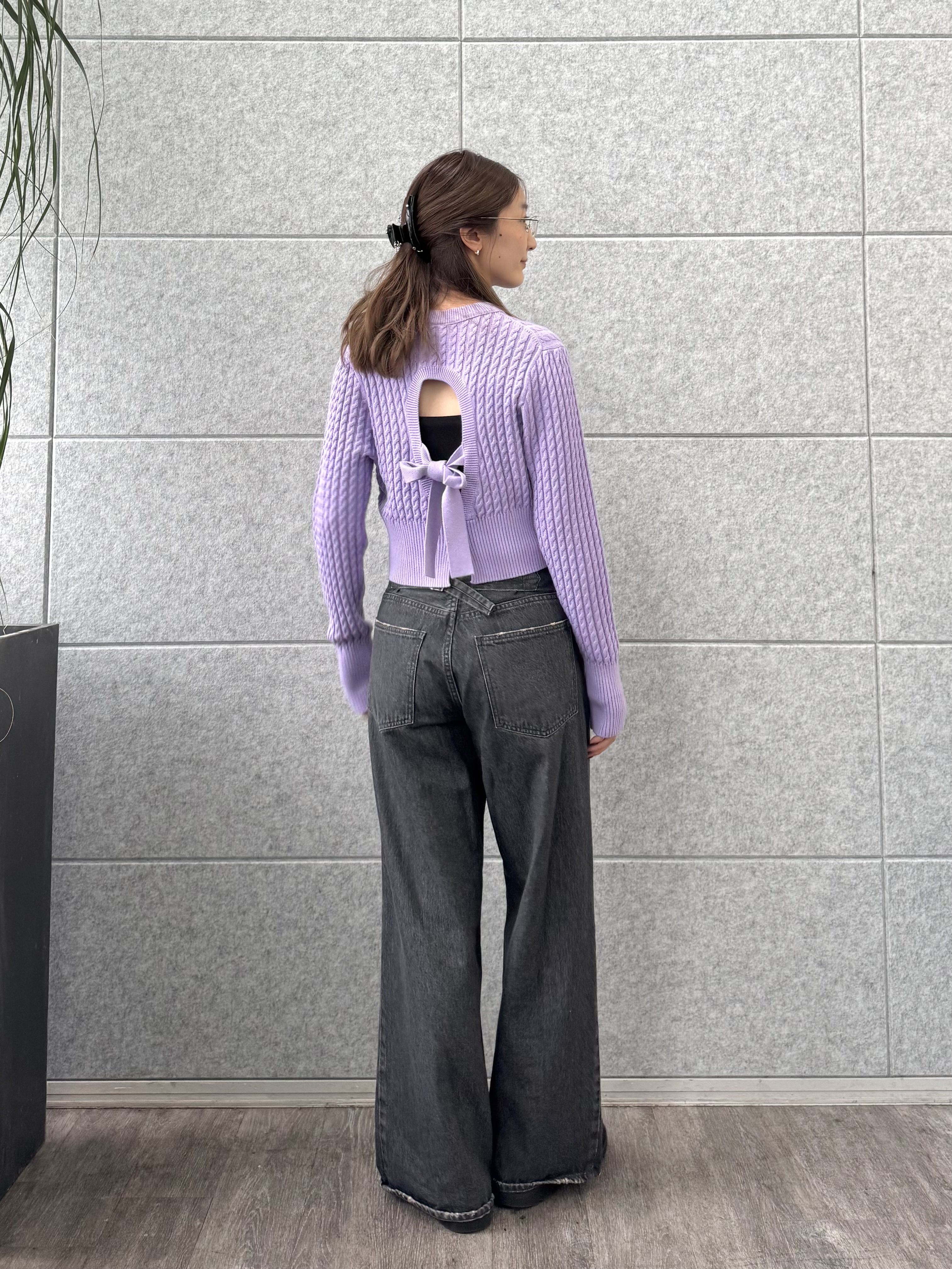 uchi__yamaさんの「CODE A｜cable open back knit」を使ったコーディネート