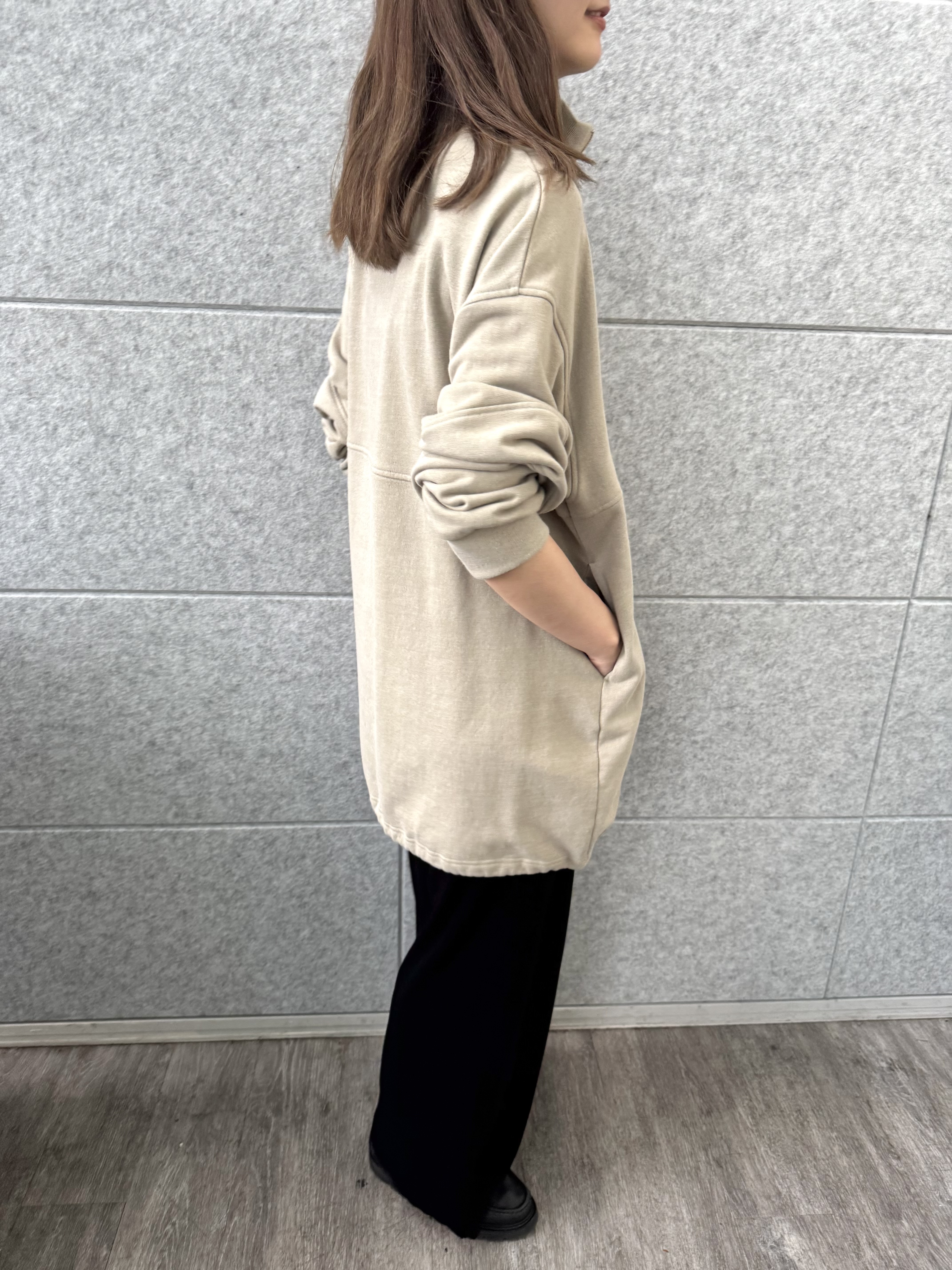 uchi__yamaさんの「CODE A｜half zip sweat mini dress」を使ったコーディネート
