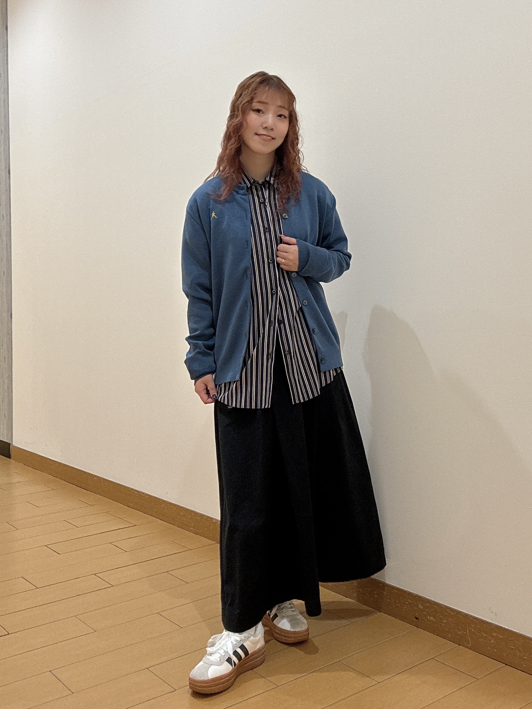 ヒナさんの「TAKEO KIKUCHI｜【BOWLER HAT LABEL】日本製オルタネートストライプシャツ」を使ったコーディネート
