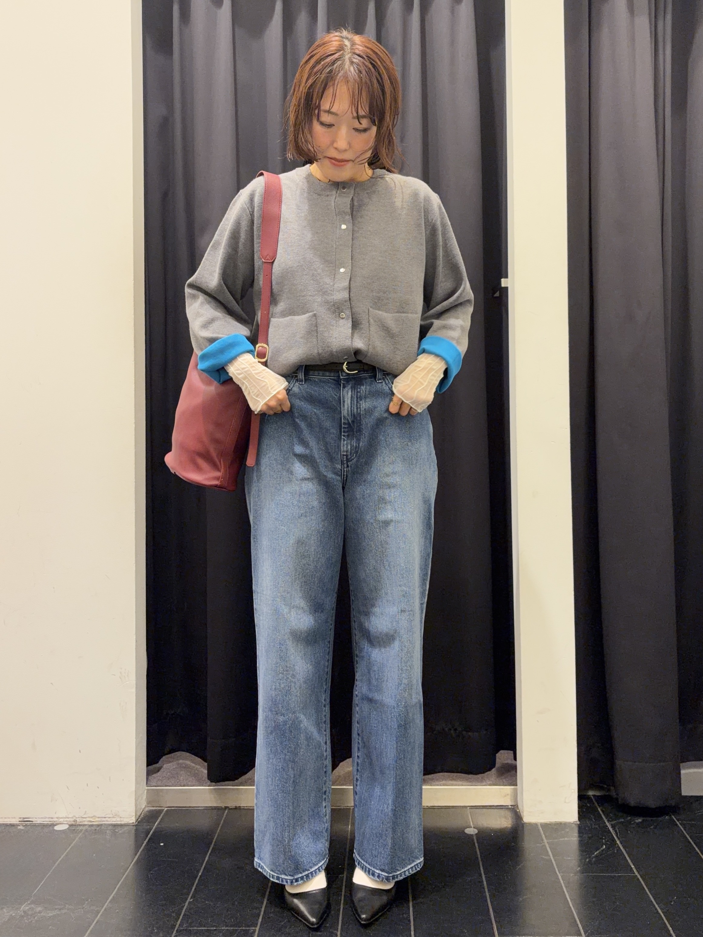 いちさんの「THE SHOP TK｜【洗濯機OK】もにゅ 袖配色カーディガン」を使ったコーディネート