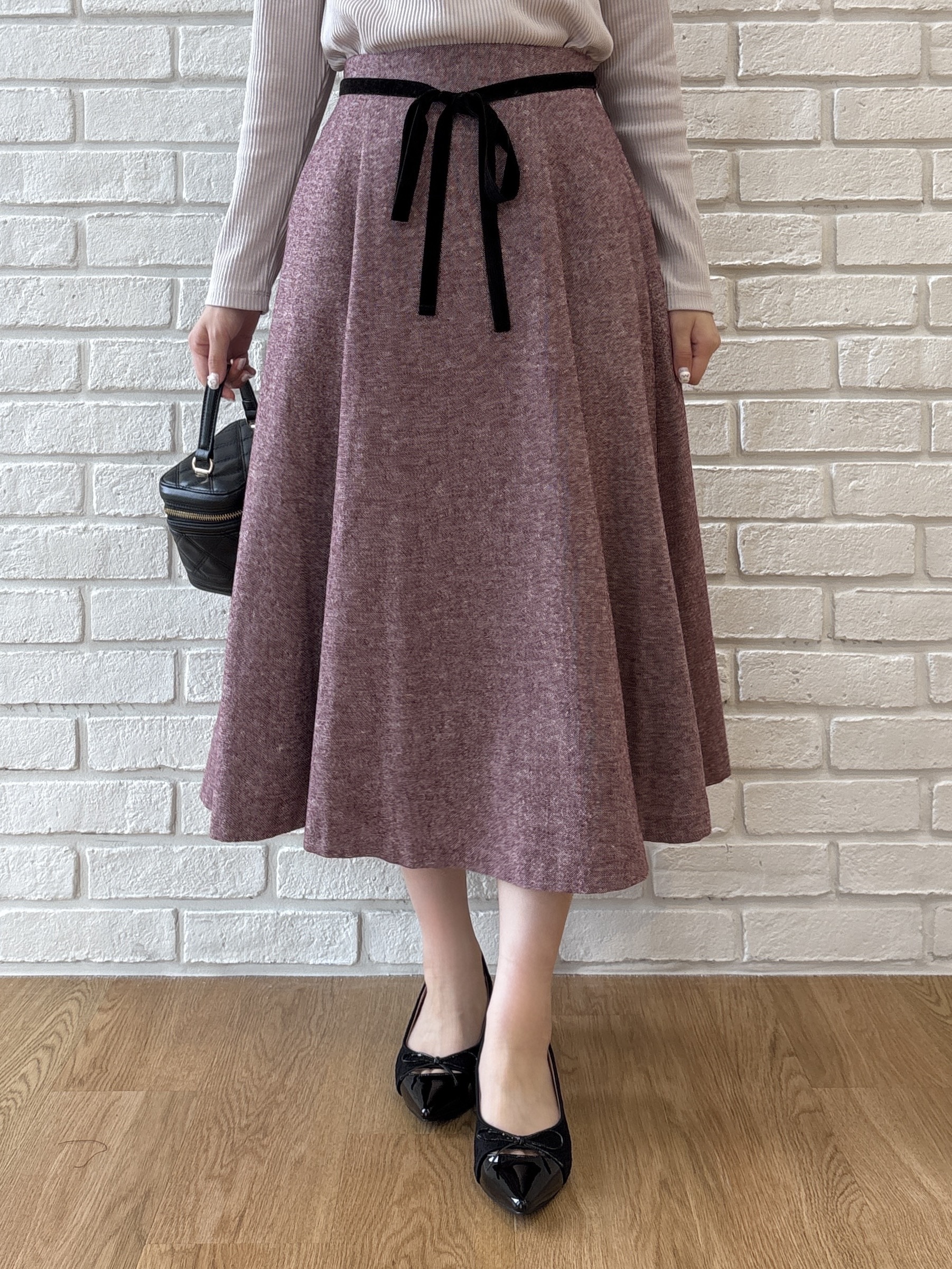 AOIさんの「Couture brooch｜【デコルテ美しく】ハートネック テレコトップス」を使ったコーディネート