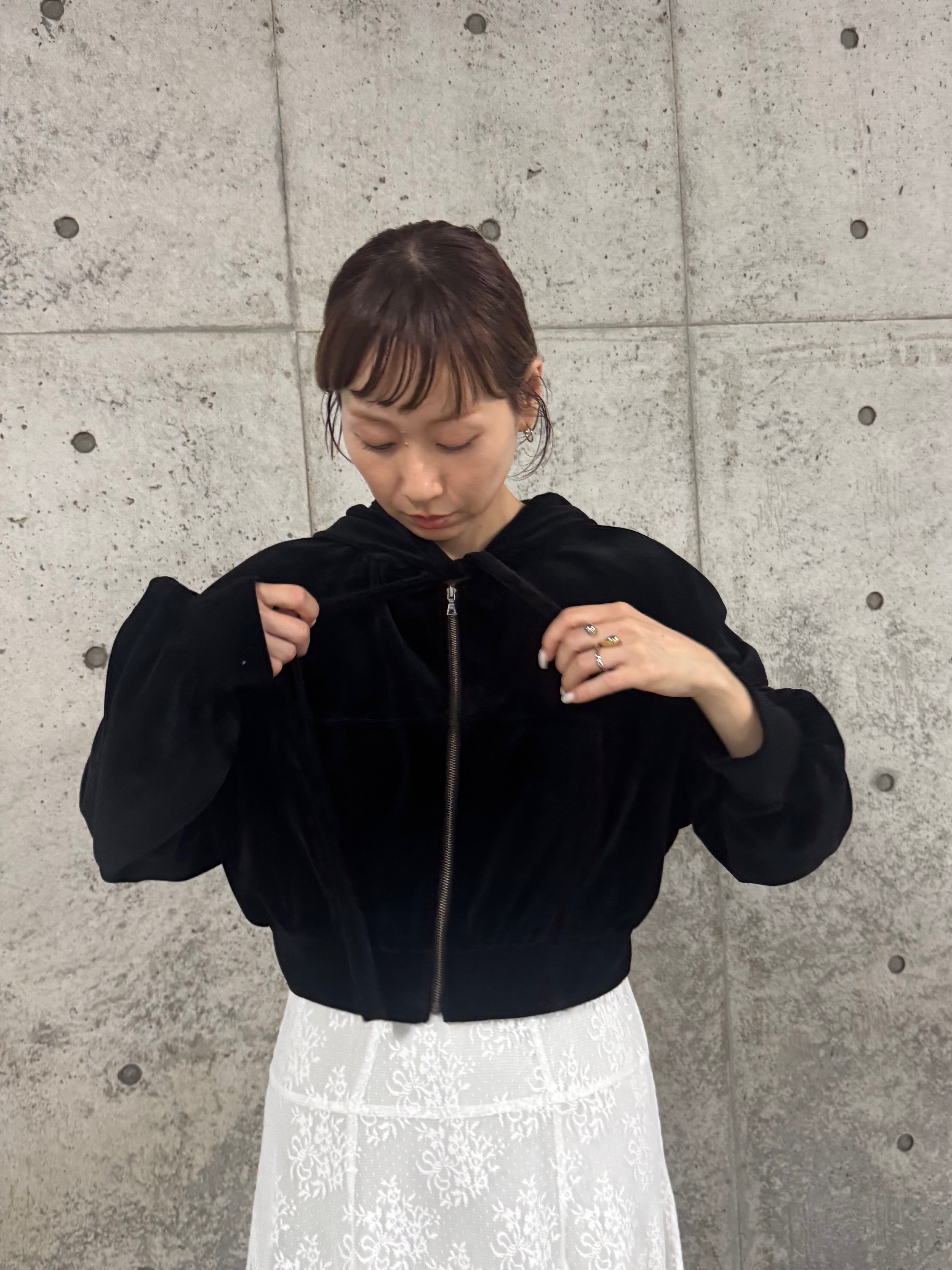 designer yukaさんの「CODE A｜velour cropped hoodie」を使ったコーディネート
