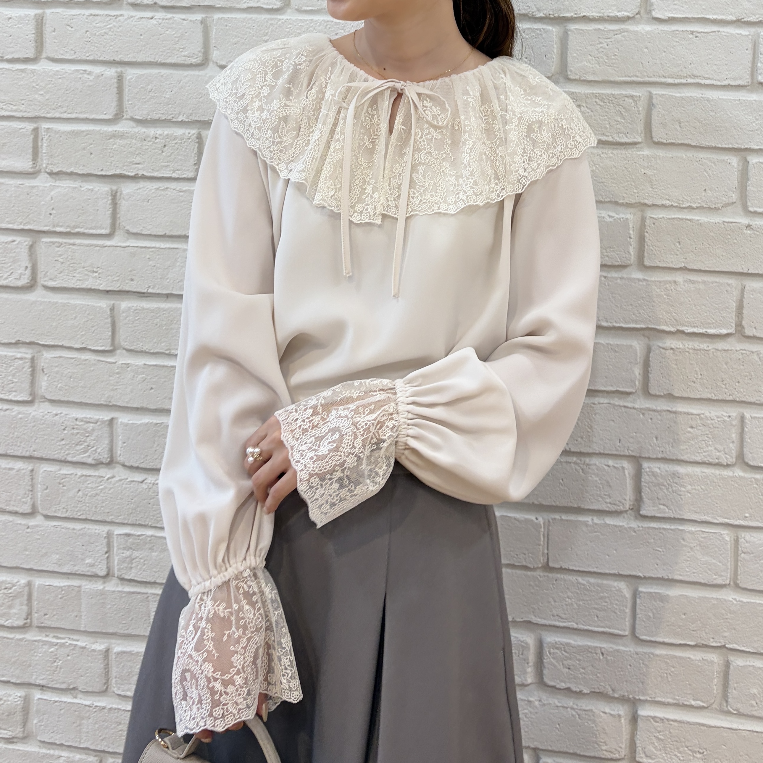 はばさんの「Couture brooch｜レース衿カフスインナーブラウス」を使ったコーディネート