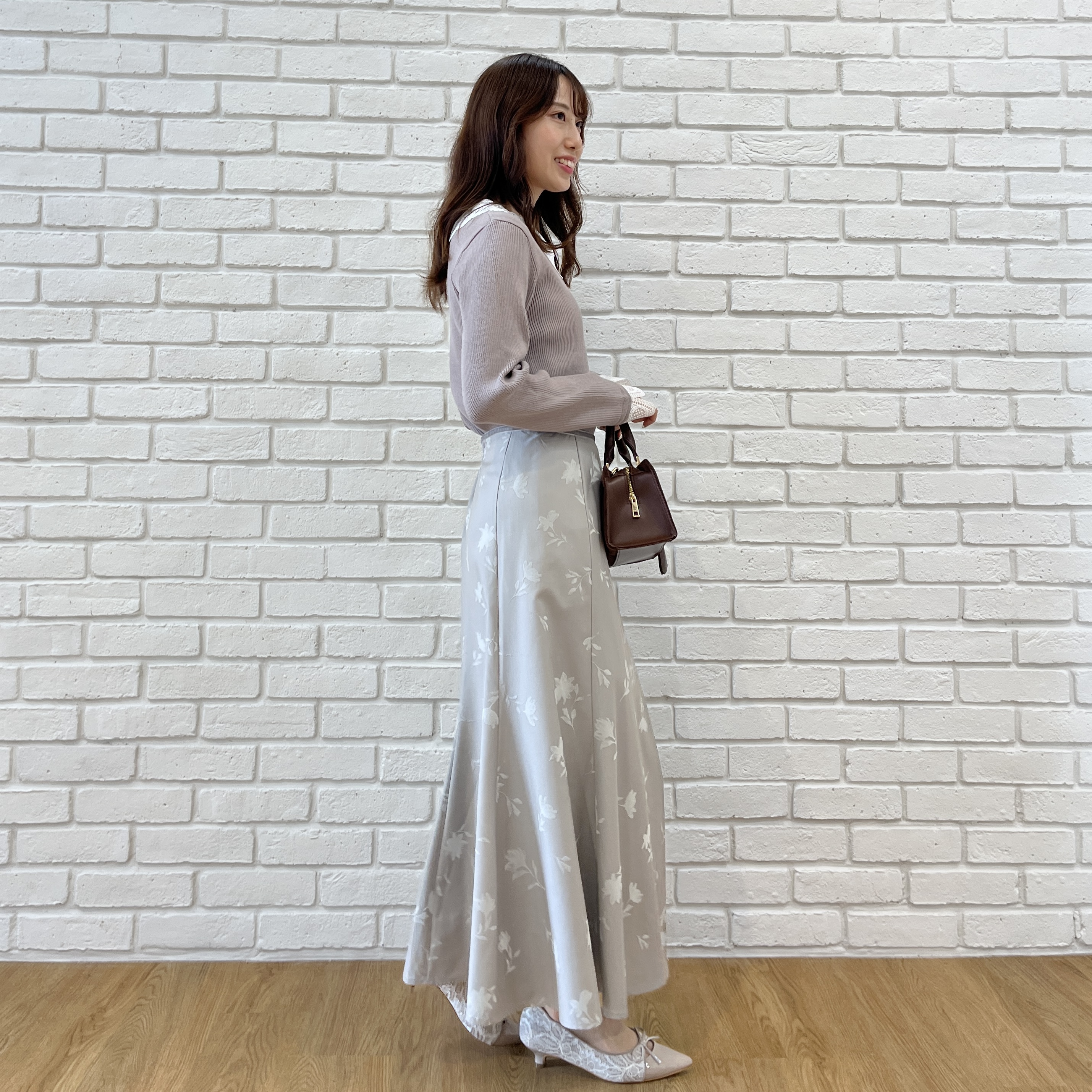 はばさんの「Couture brooch｜【大人の甘さ香る】フロッキーフラワー マーメイドスカート」を使ったコーディネート