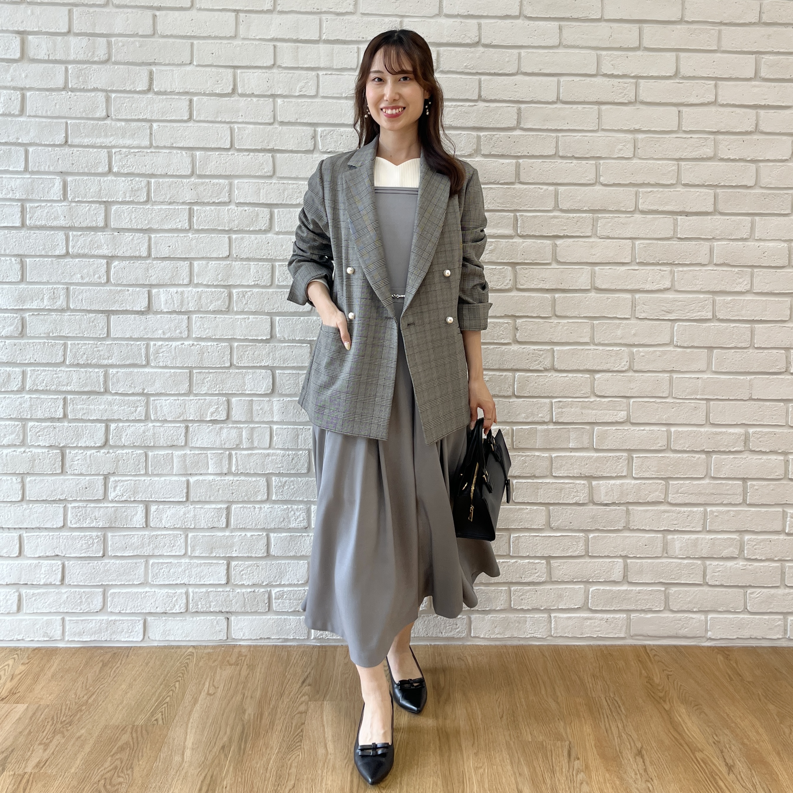 はばさんの「Couture brooch｜【毛玉になりにくい・イージーケア・セットアップ可】パール風釦テーラードジャケット」を使ったコーディネート