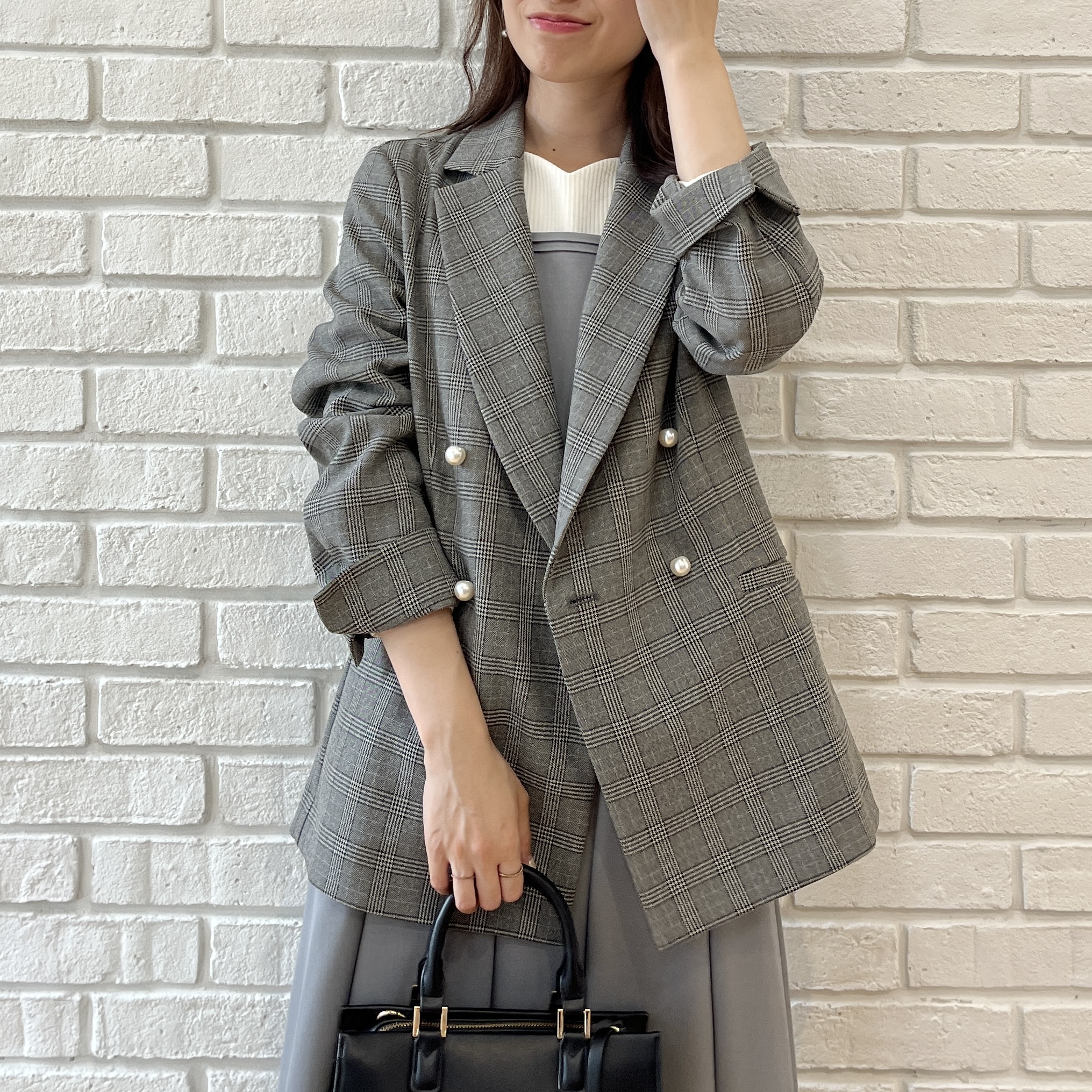 はばさんの「Couture brooch｜【毛玉になりにくい・イージーケア・セットアップ可】パール風釦テーラードジャケット」を使ったコーディネート