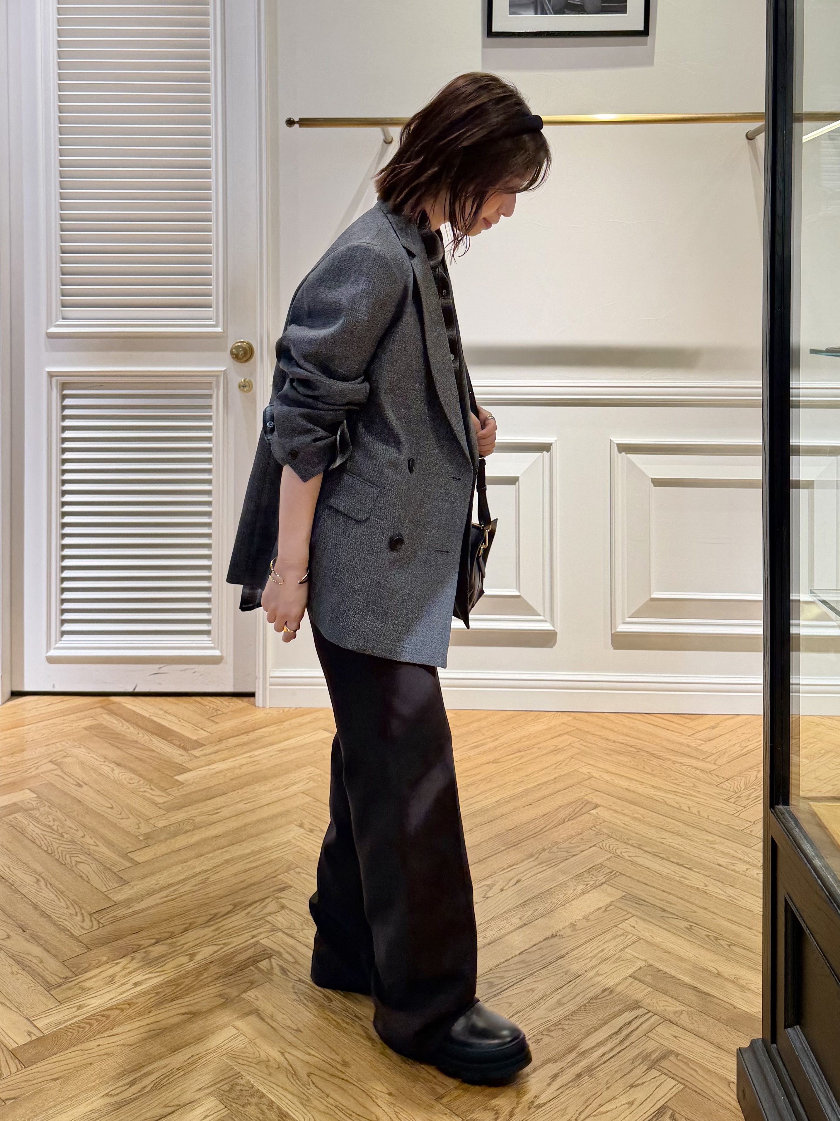 つじ まこさんの「DRESSTERIOR｜シャークスキン ラフジャケット」を使ったコーディネート