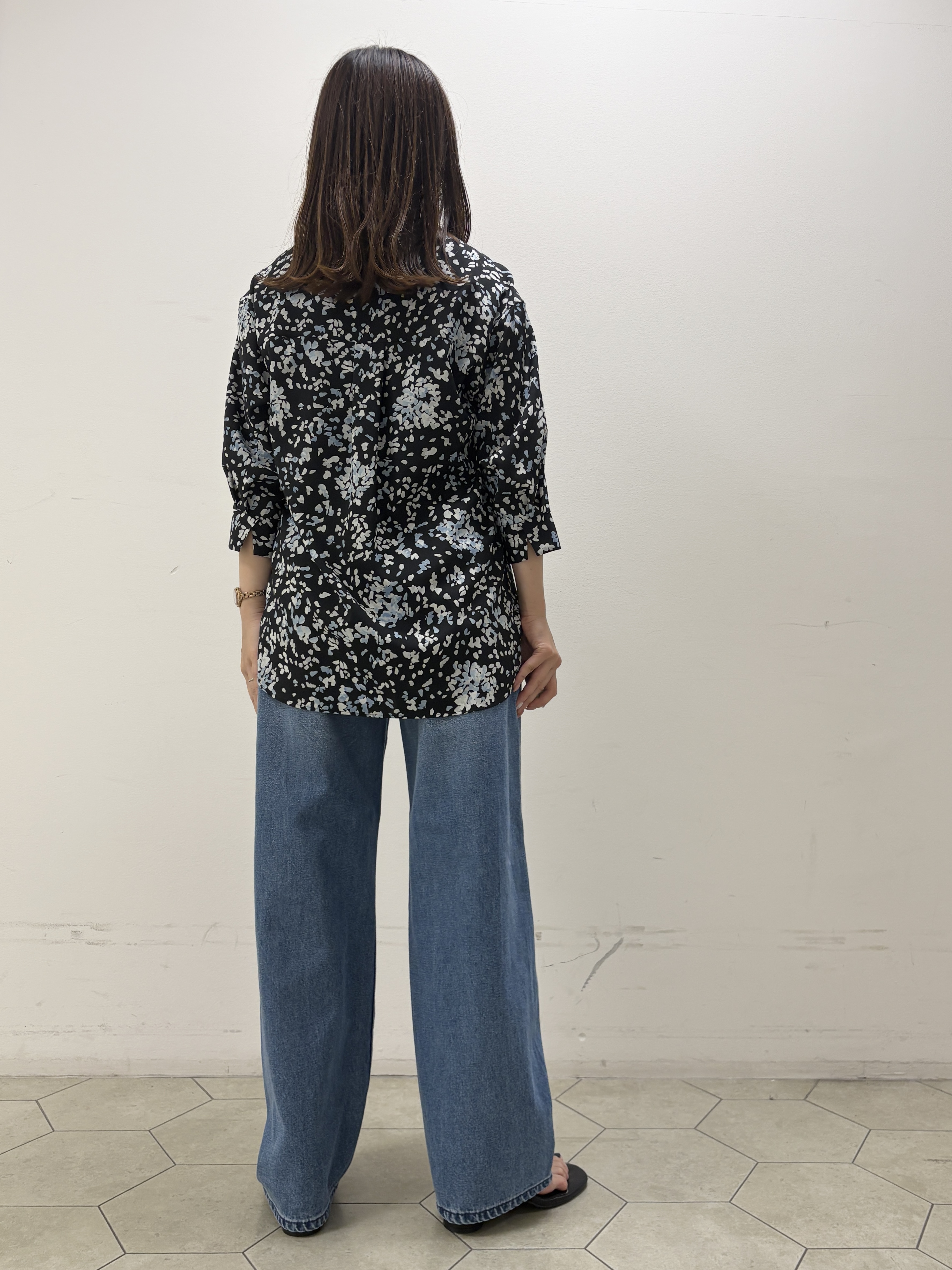 kahoさんの「INDIVI｜【6分袖】アートドット柄ブラウス」を使ったコーディネート