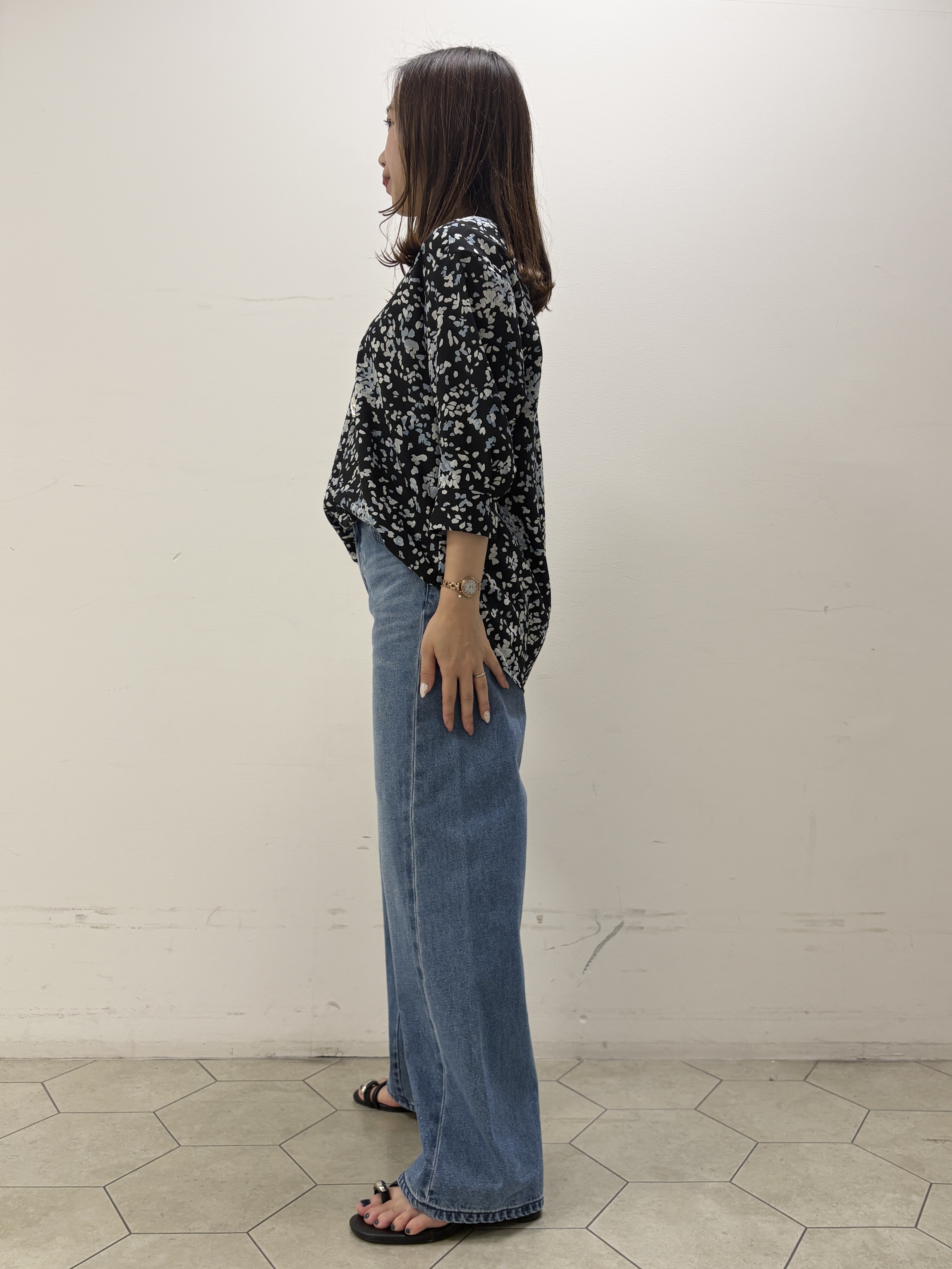 kahoさんの「INDIVI｜【6分袖】アートドット柄ブラウス」を使ったコーディネート