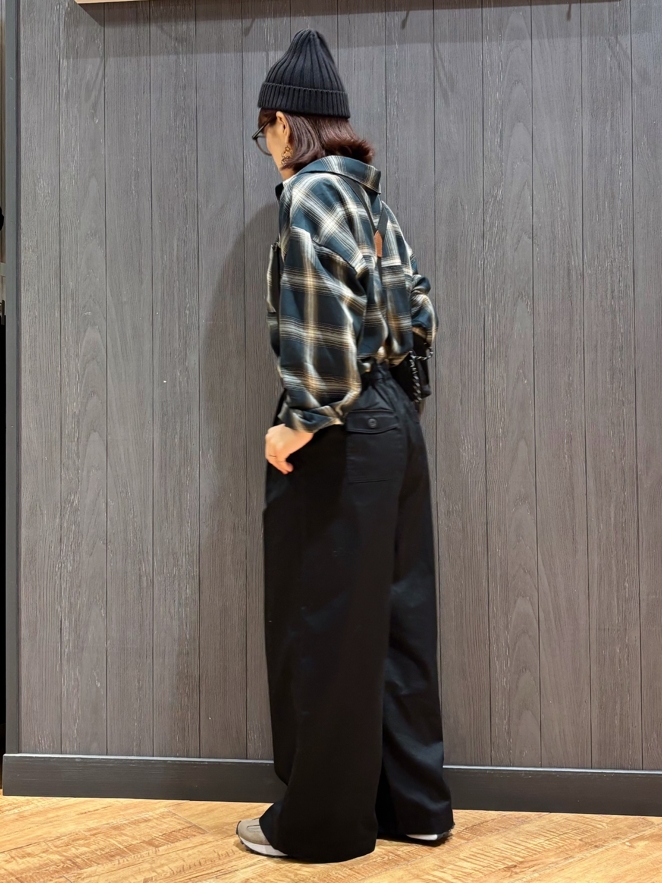 meiさんの「SHOO･LA･RUE｜【洗濯後しわになりにくい/S-LL】選べる6パターン 羽織としても活躍する ベーシックシャツ」を使ったコーディネート