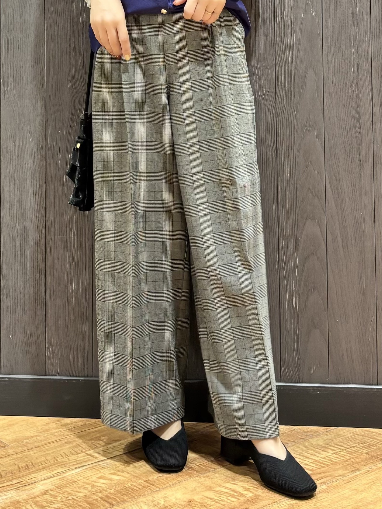 meiさんの「SHOO･LA･RUE｜【洗濯機可/S-LL】金ボタンが上品に。さらさらタッチカーディガン」を使ったコーディネート