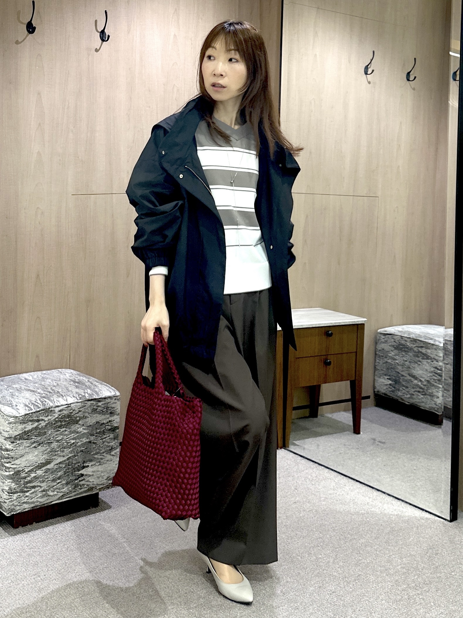 Miwaさんの「UNTITLED｜【顔周りすっきり/体型カバー】ドライタッチVネックニットプルオーバー」を使ったコーディネート