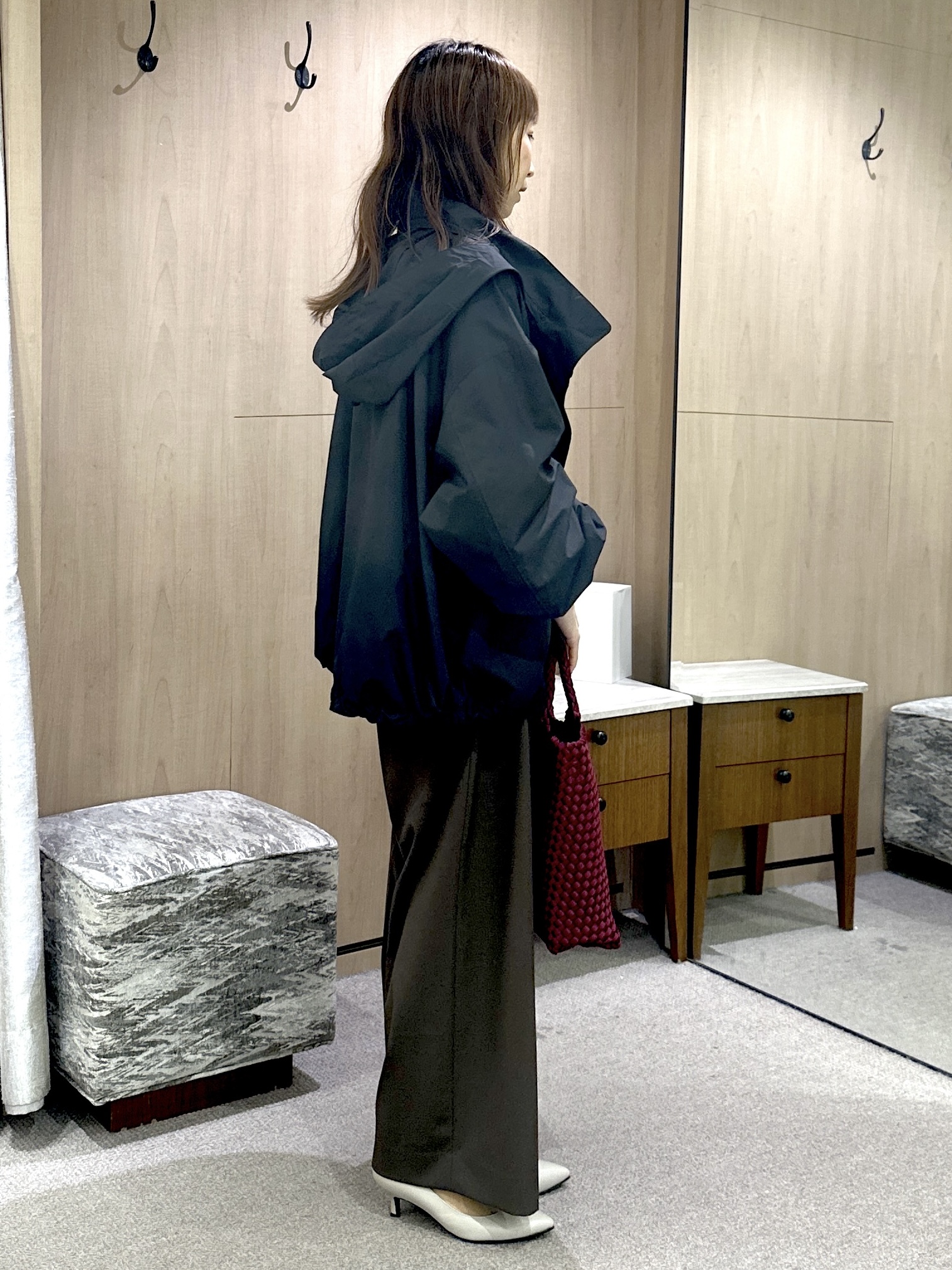 Miwaさんの「UNTITLED｜【顔周りすっきり/体型カバー】ドライタッチVネックニットプルオーバー」を使ったコーディネート