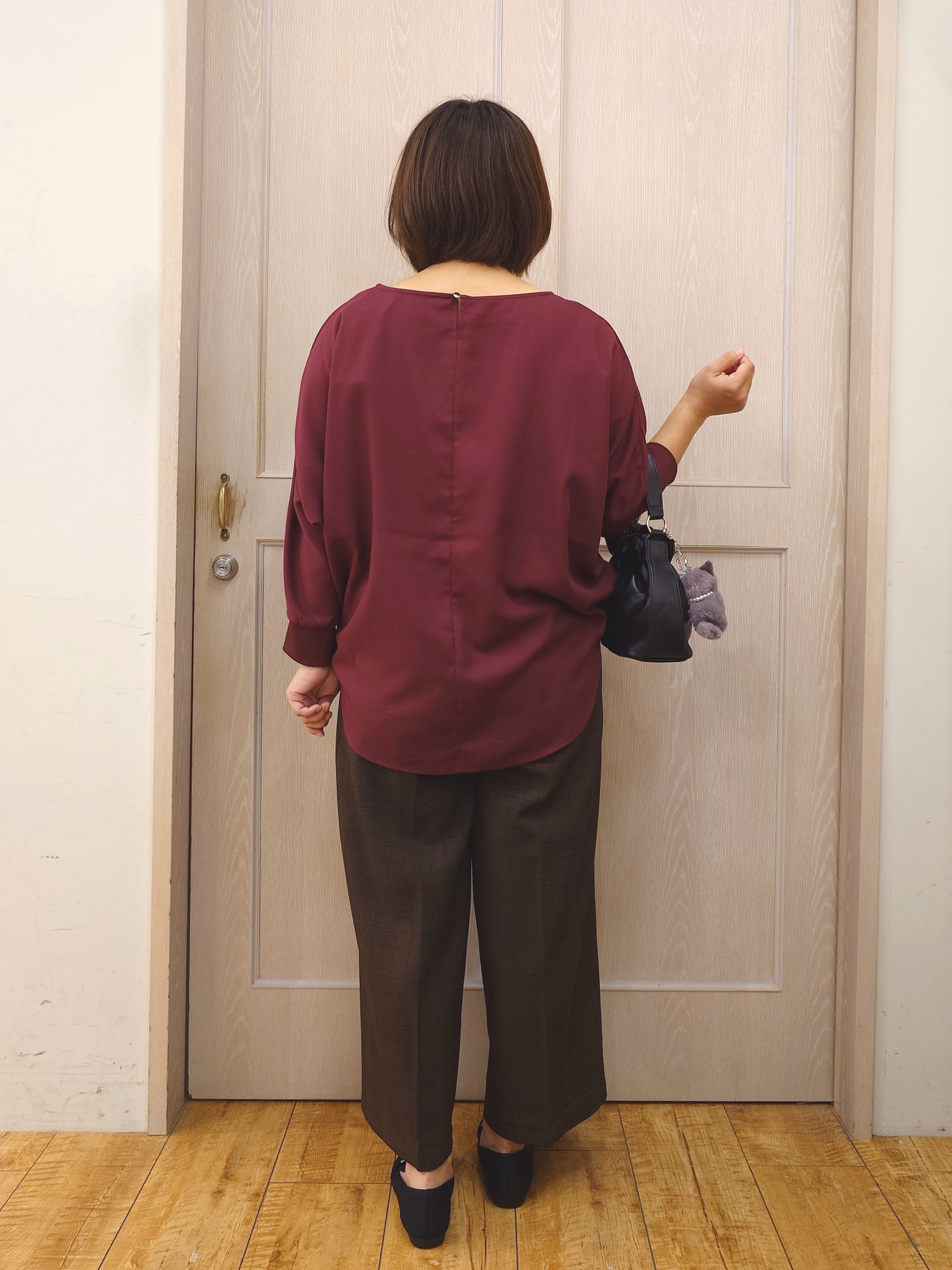 とろろさんの「SHOO･LA･RUE｜【着丈選べる/洗濯後しわになりにくい】インせず着られる ドルマンブラウス」を使ったコーディネート