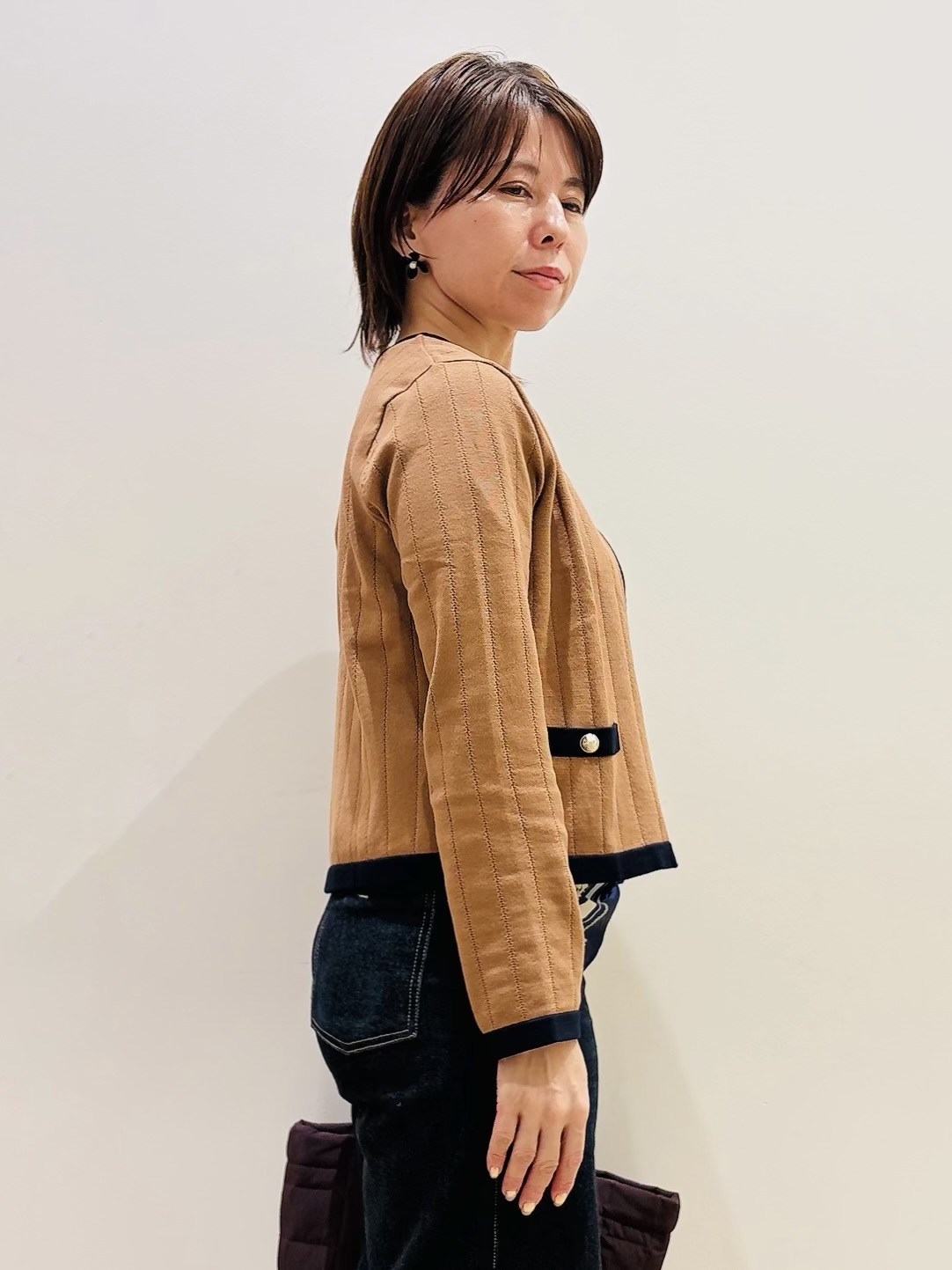 YUKOさんの「index｜バイカラークルーネックカーディガン【洗濯機OK】」を使ったコーディネート