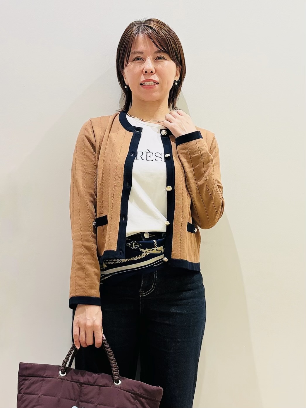 YUKOさんの「index｜バイカラークルーネックカーディガン【洗濯機OK】」を使ったコーディネート