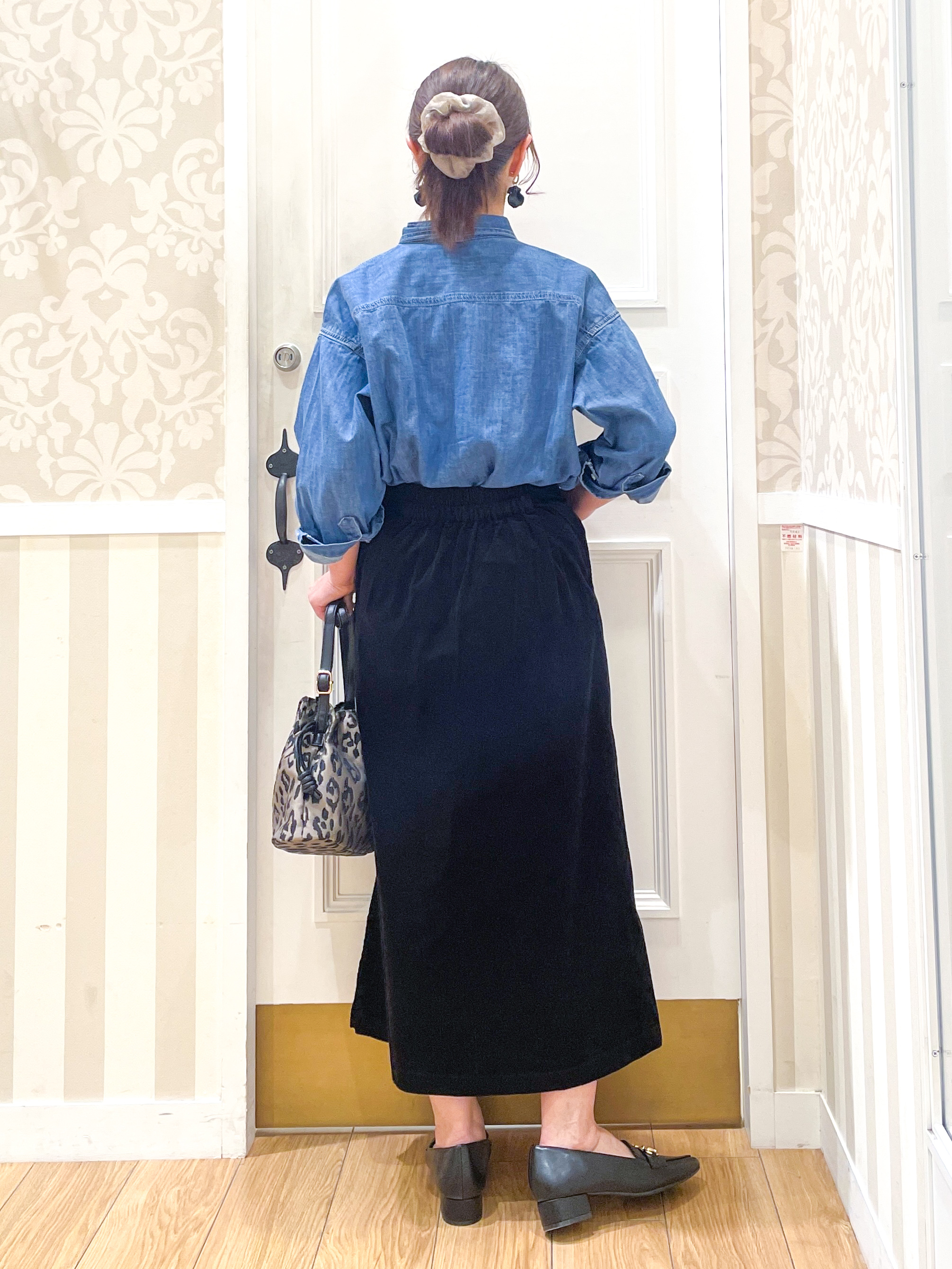 Naoさんの「grove｜【Lee&times;grove別注】DENIM BOWTIE SHIRTS」を使ったコーディネート