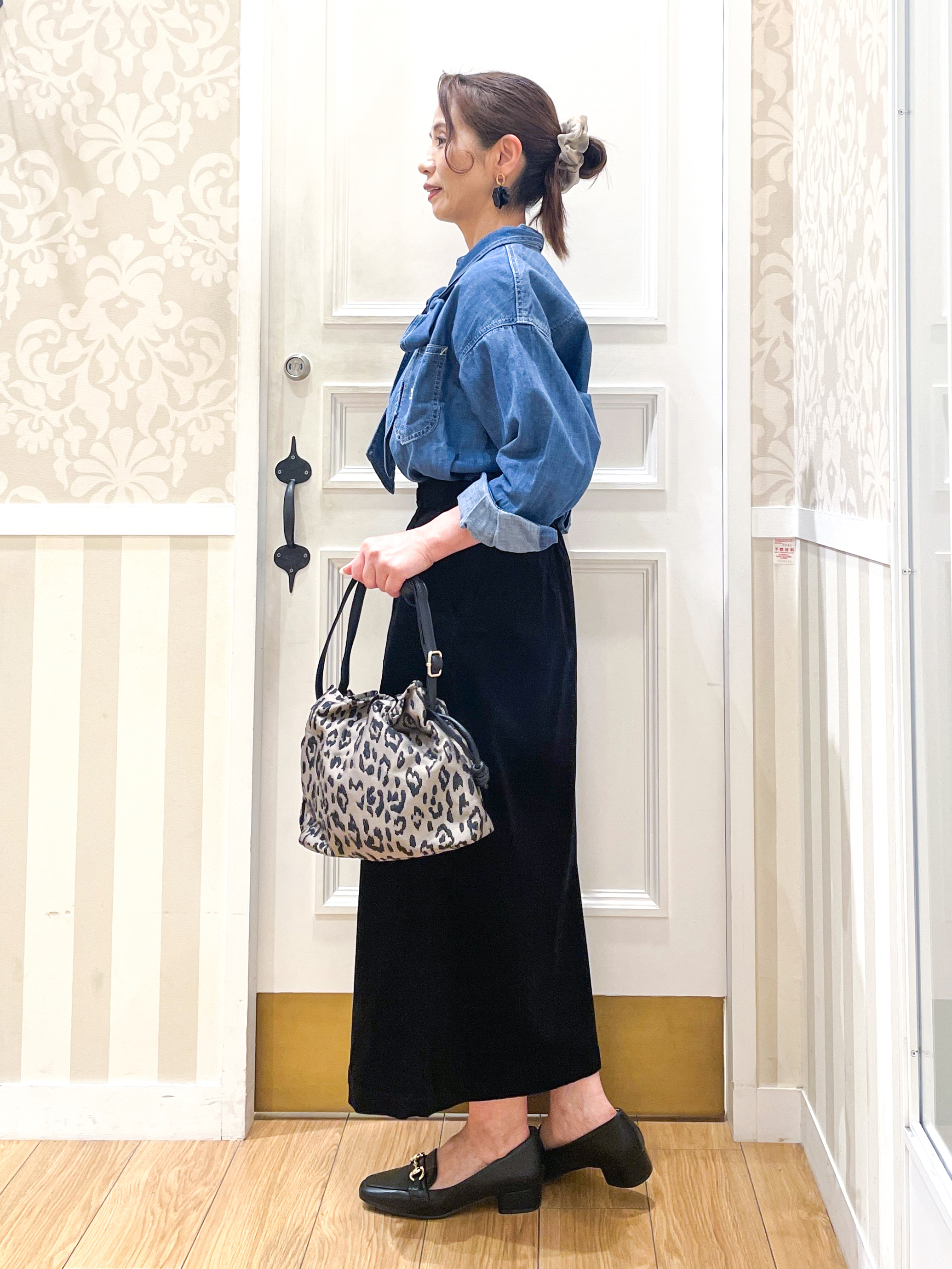 Naoさんの「grove｜【Lee&times;grove別注】DENIM BOWTIE SHIRTS」を使ったコーディネート