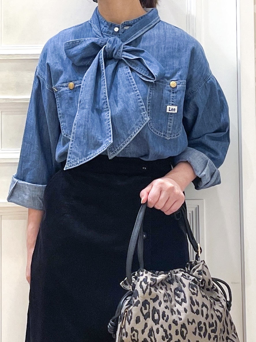 Naoさんの「grove｜【Lee&times;grove別注】DENIM BOWTIE SHIRTS」を使ったコーディネート
