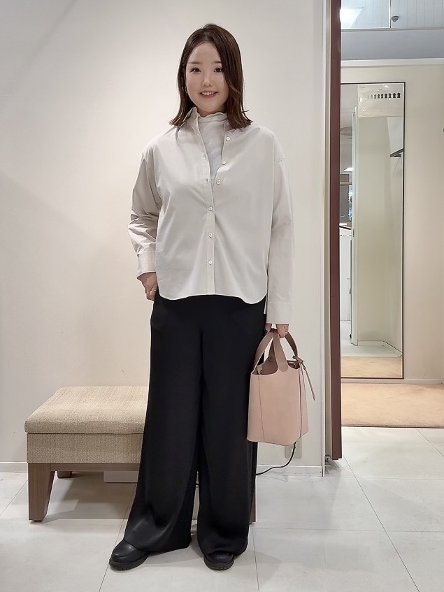 YUIさんの「UNTITLED｜【6色展開/コットン100】カラーベーシックシャツ」を使ったコーディネート