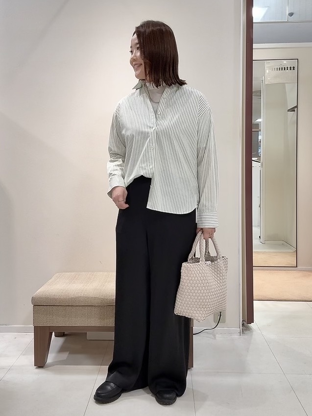 YUIさんの「UNTITLED｜【6色展開/コットン100】カラーベーシックシャツ」を使ったコーディネート