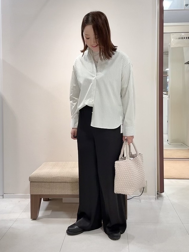 YUIさんの「UNTITLED｜【6色展開/コットン100】カラーベーシックシャツ」を使ったコーディネート