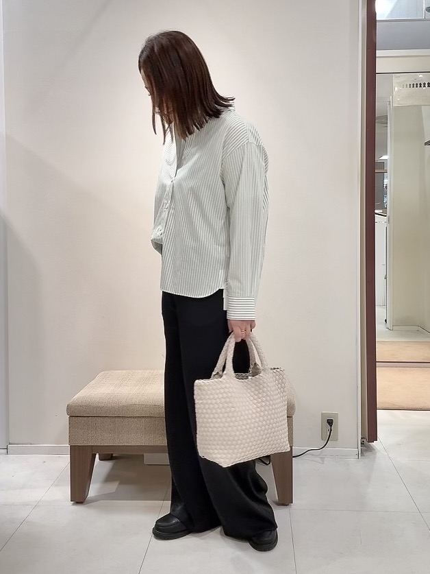 YUIさんの「UNTITLED｜【6色展開/コットン100】カラーベーシックシャツ」を使ったコーディネート