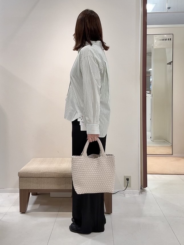 YUIさんの「UNTITLED｜【6色展開/コットン100】カラーベーシックシャツ」を使ったコーディネート