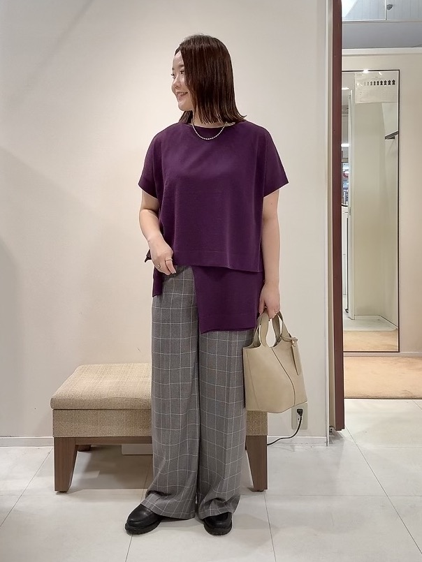 YUIさんの「UNTITLED｜【アンサンブル可/品のある透け感】Tシャツ風ニットトップス」を使ったコーディネート