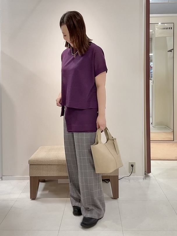 YUIさんの「UNTITLED｜【アンサンブル可/品のある透け感】Tシャツ風ニットトップス」を使ったコーディネート