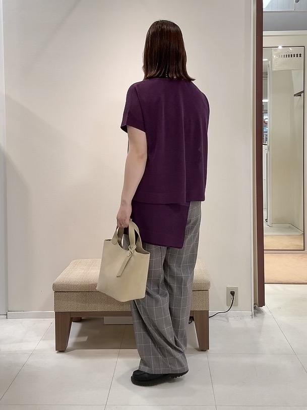 YUIさんの「UNTITLED｜【アンサンブル可/品のある透け感】Tシャツ風ニットトップス」を使ったコーディネート