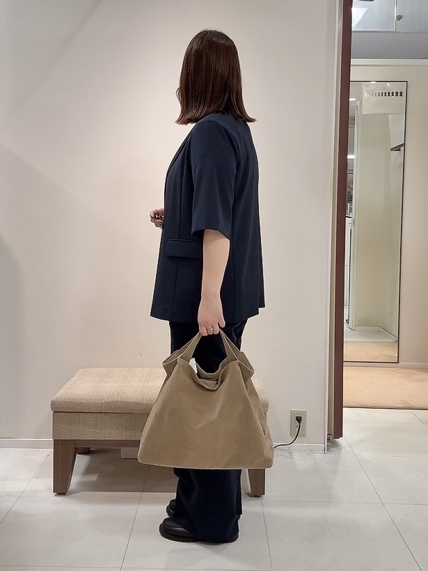 YUIさんの「UNTITLED｜【秋の通勤羽織/セットアップ可/UVカット】エアリークール半袖ジャケット」を使ったコーディネート