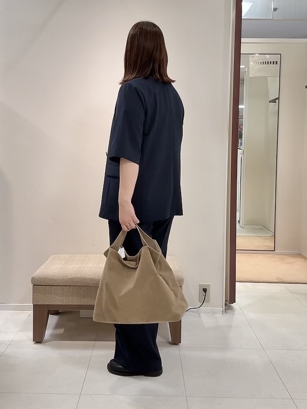 YUIさんの「UNTITLED｜【秋の通勤羽織/セットアップ可/UVカット】エアリークール半袖ジャケット」を使ったコーディネート