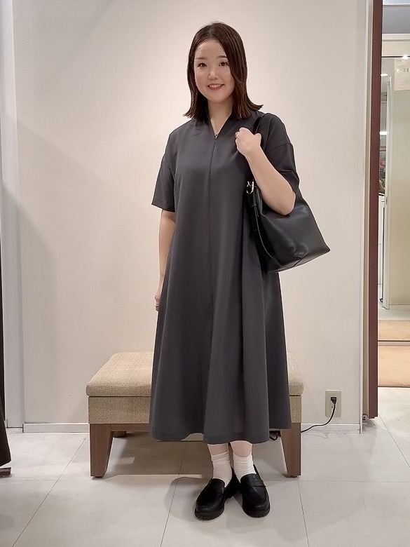 YUIさんの「UNTITLED｜【初秋も活躍/UVカット/接触冷感】エアリークールワンピース」を使ったコーディネート