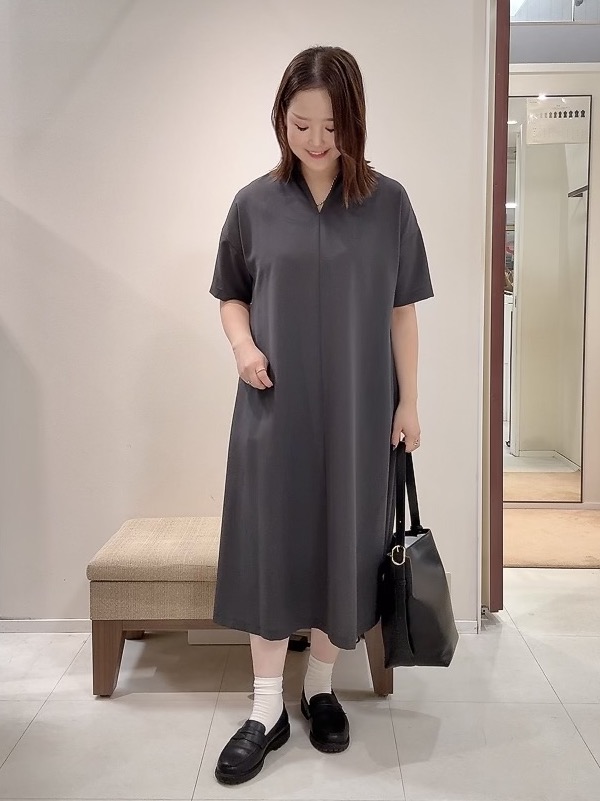 YUIさんの「UNTITLED｜【初秋も活躍/UVカット/接触冷感】エアリークールワンピース」を使ったコーディネート