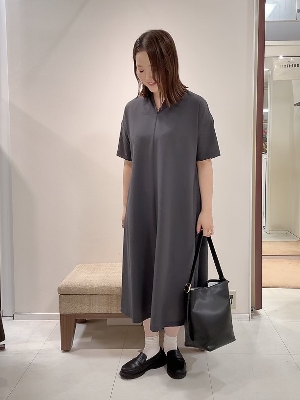 YUIさんの「UNTITLED｜【初秋も活躍/UVカット/接触冷感】エアリークールワンピース」を使ったコーディネート