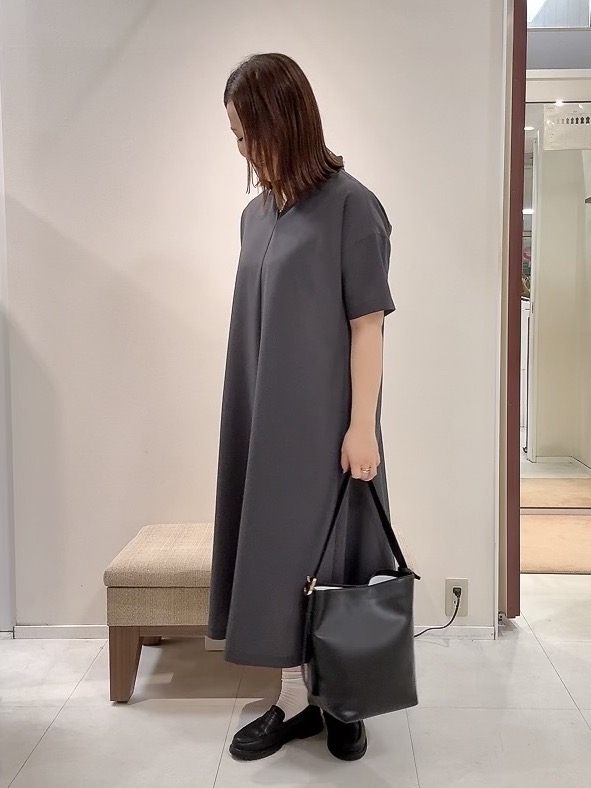 YUIさんの「UNTITLED｜【初秋も活躍/UVカット/接触冷感】エアリークールワンピース」を使ったコーディネート